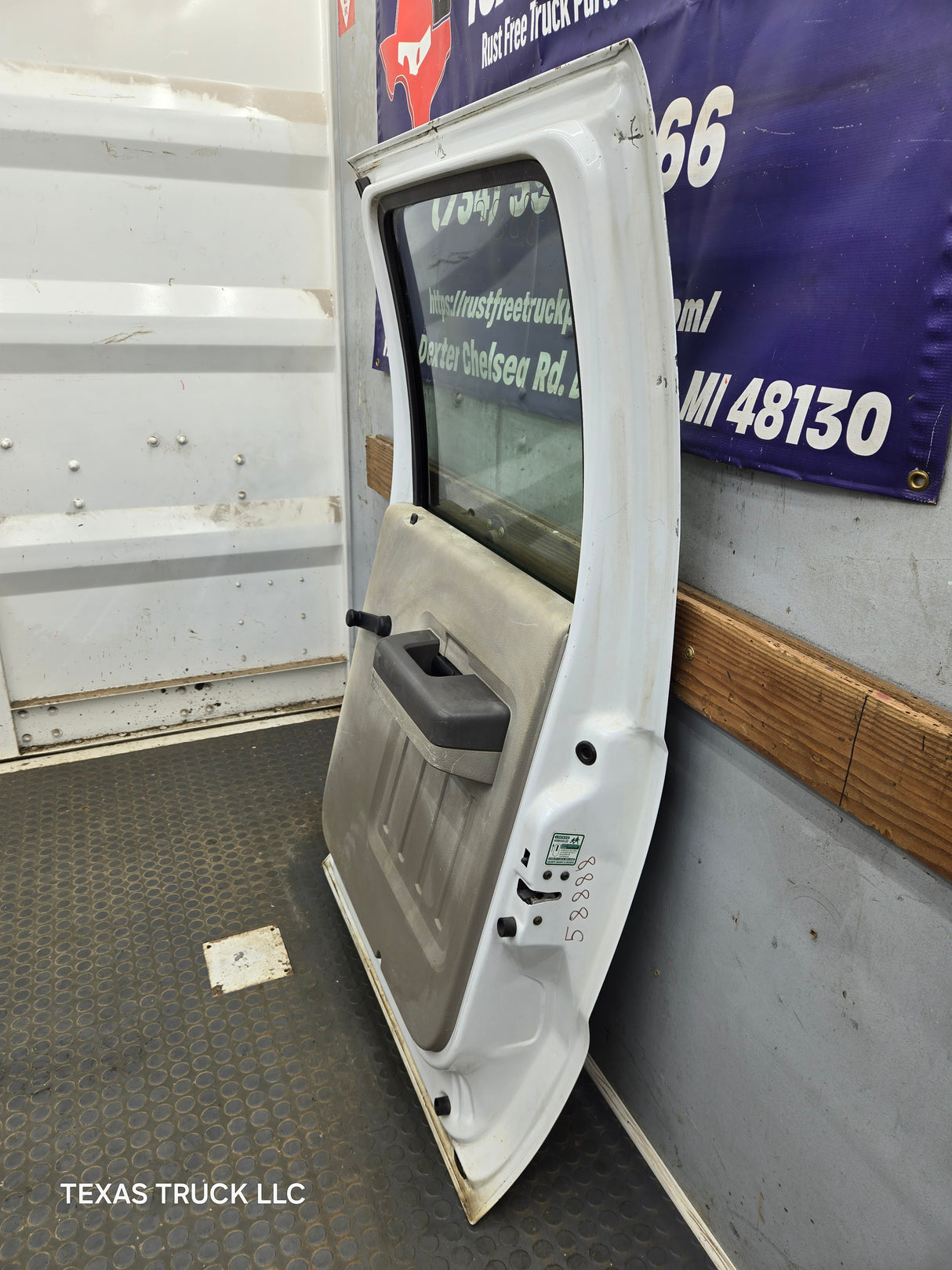1999-2011 Ford Super Duty F250 F350 F450 F550 RH Crew Cab Passenger Side Rear Door