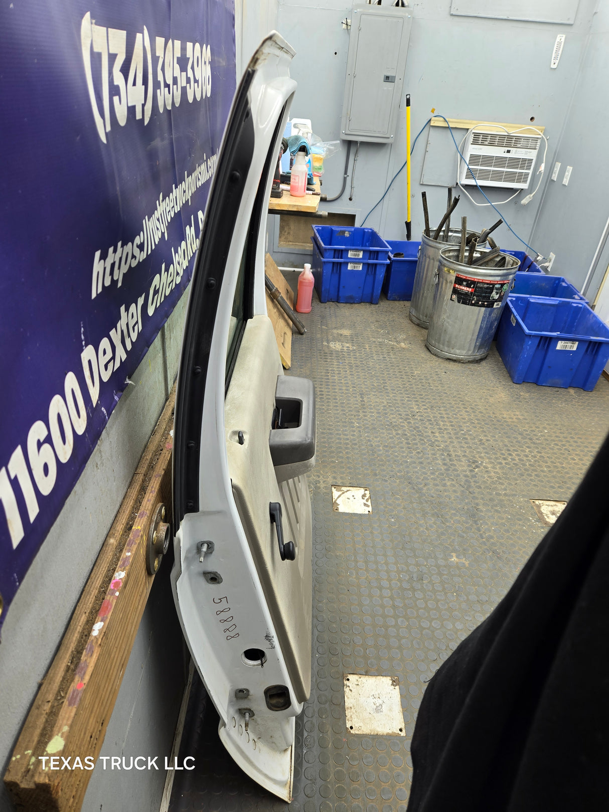 1999-2011 Ford Super Duty F250 F350 F450 F550 RH Crew Cab Passenger Side Rear Door