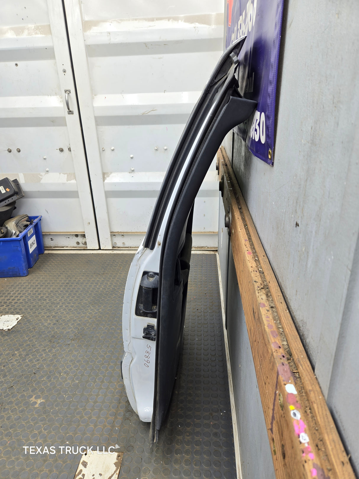 1999-2006 Chevrolet Silverado / GMC Sierra 1500 2500 3500 HD Rear Passenger side Extended Cab rear door RH