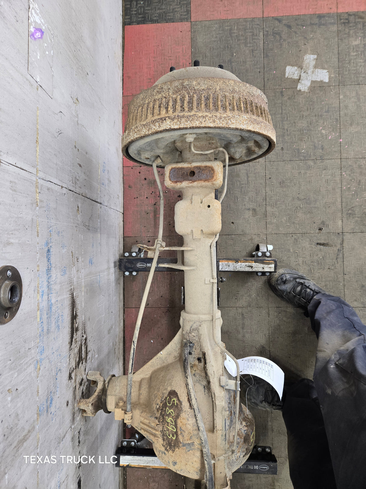 1998 Chevrolet Silverado / GMC Sierra 2500 3500 HD Rear Axle 3.73 Semi Floating