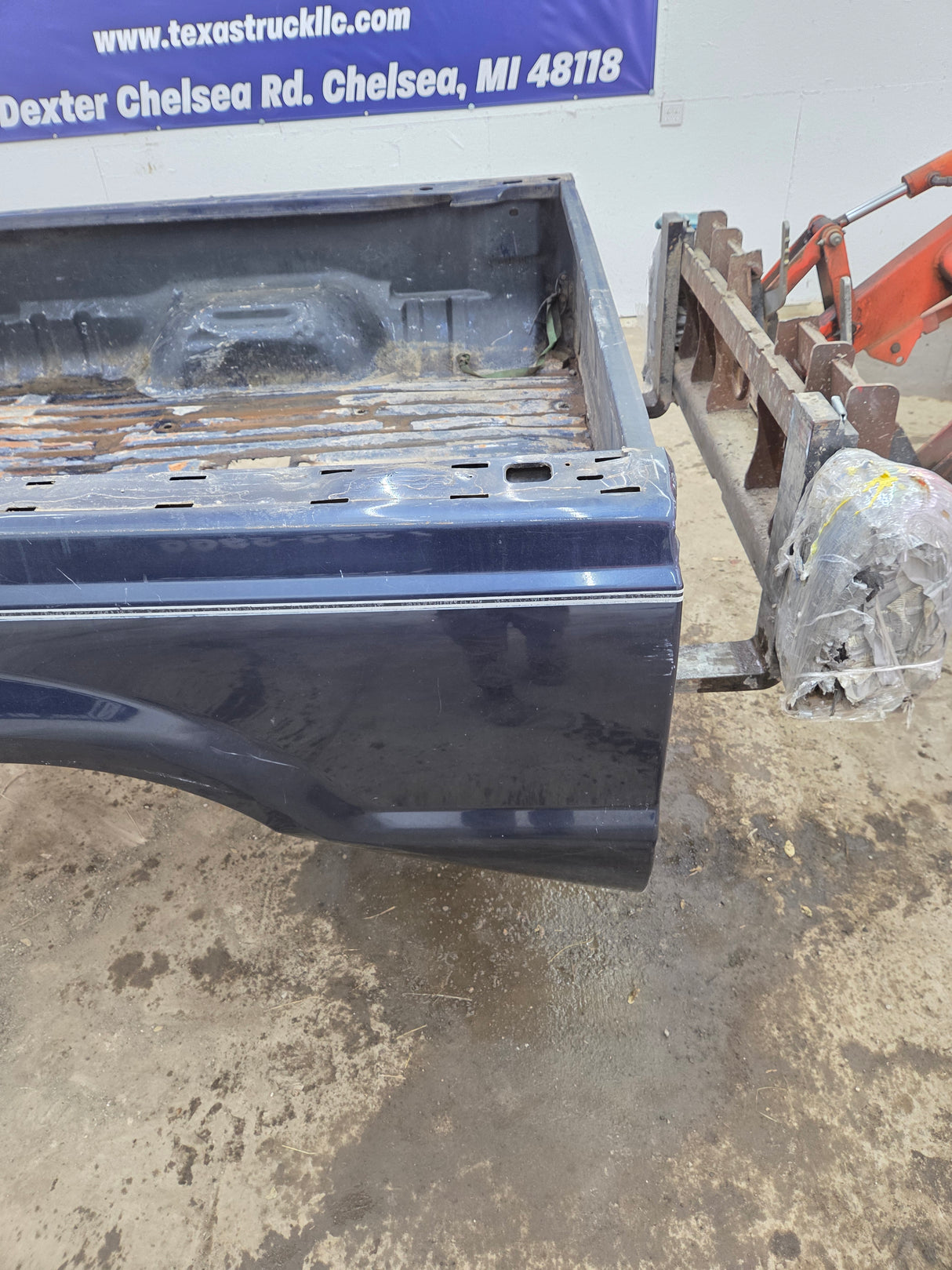 1999-2010 Ford Super Duty F250 F350 6' 9" Short Truck Bed