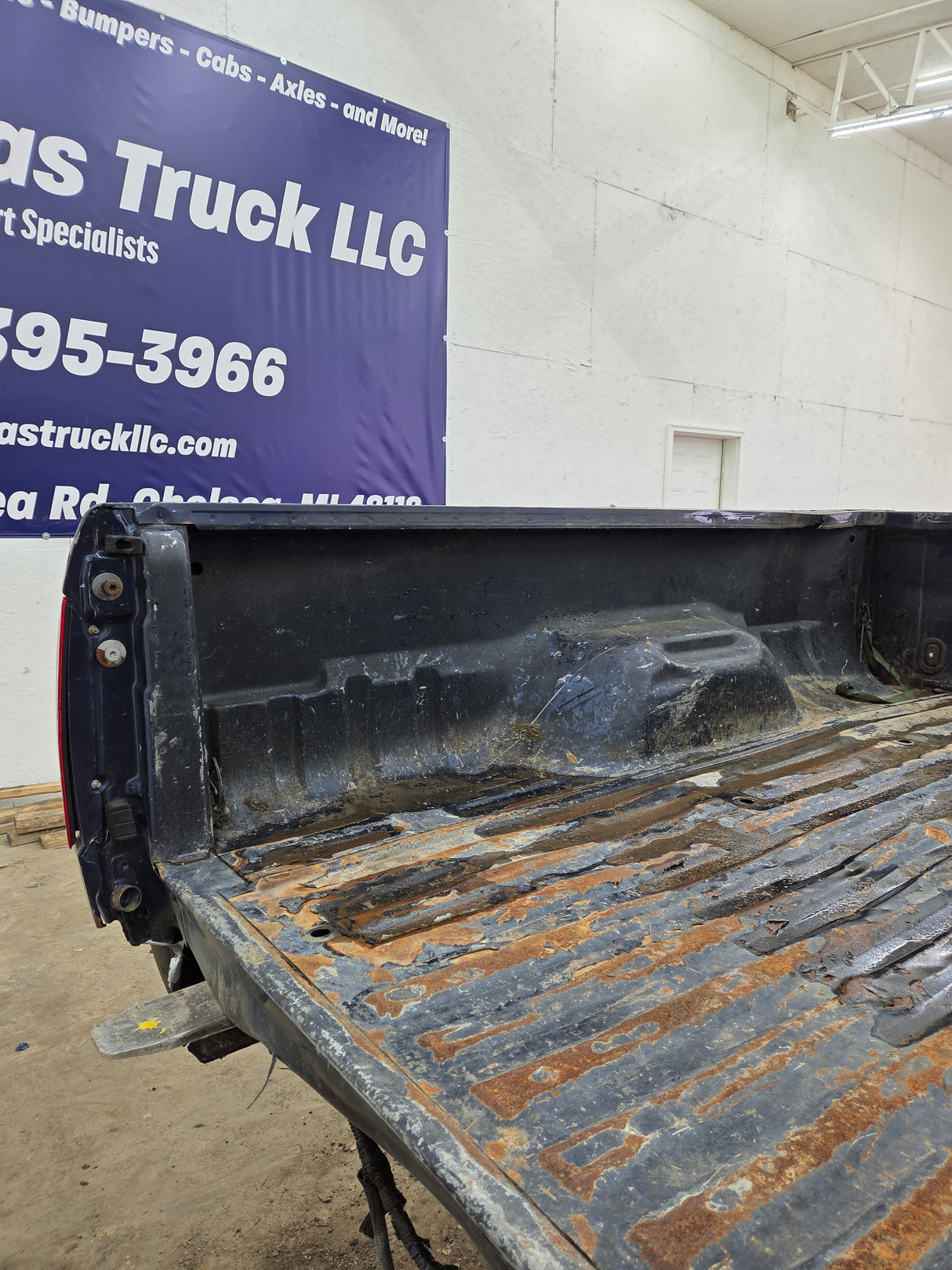 1999-2010 Ford Super Duty F250 F350 6' 9" Short Truck Bed