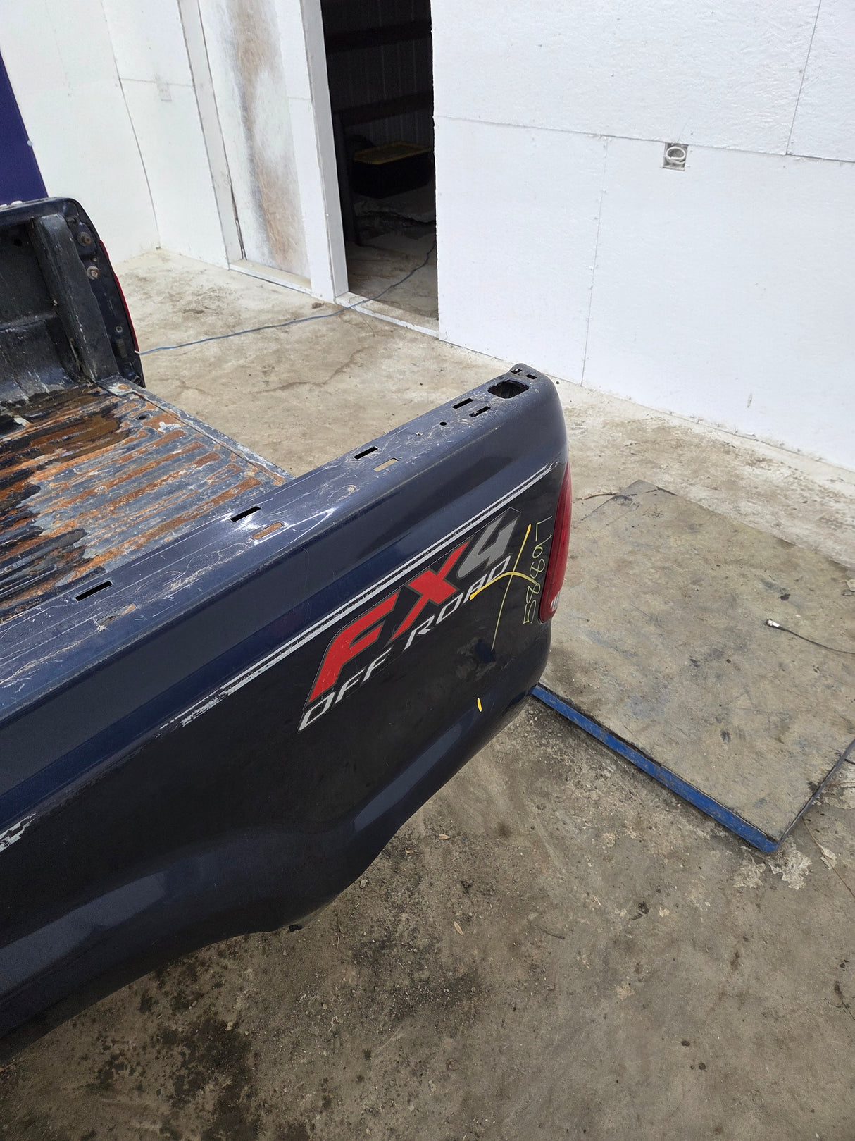 1999-2010 Ford Super Duty F250 F350 6' 9" Short Truck Bed
