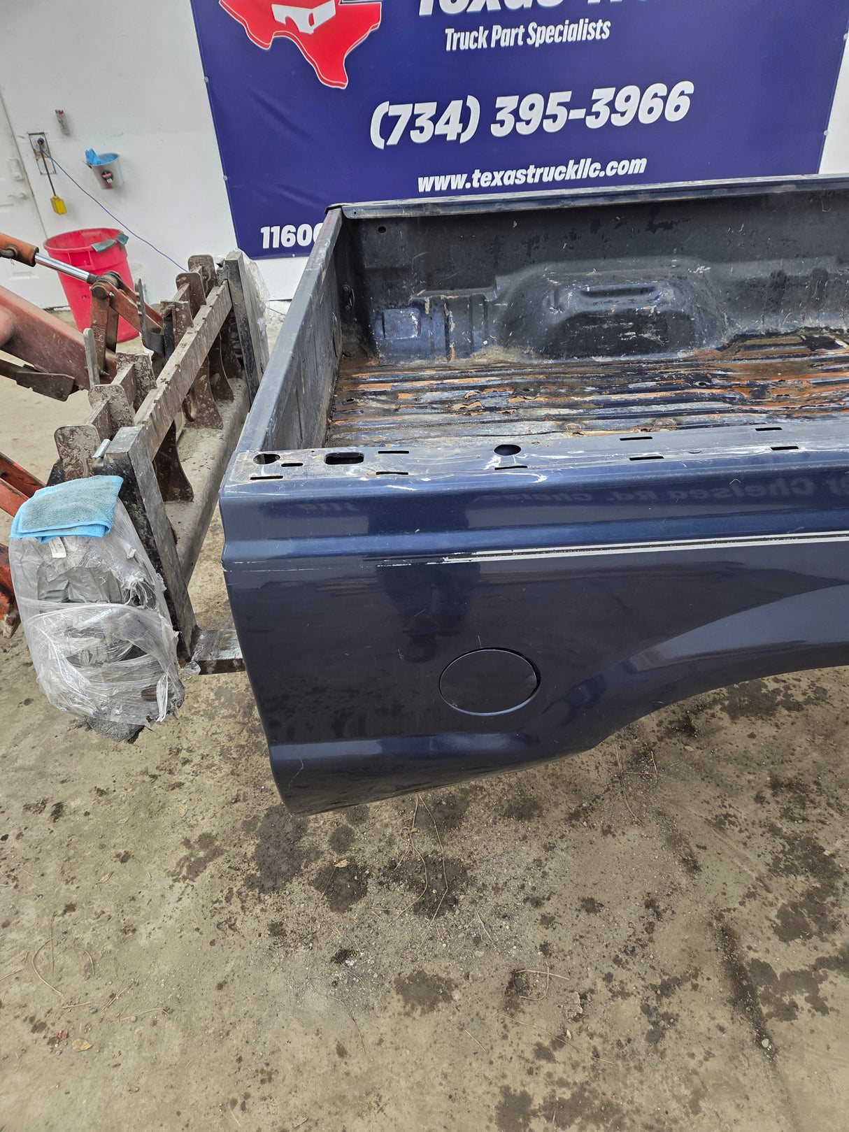 1999-2010 Ford Super Duty F250 F350 6' 9" Short Truck Bed