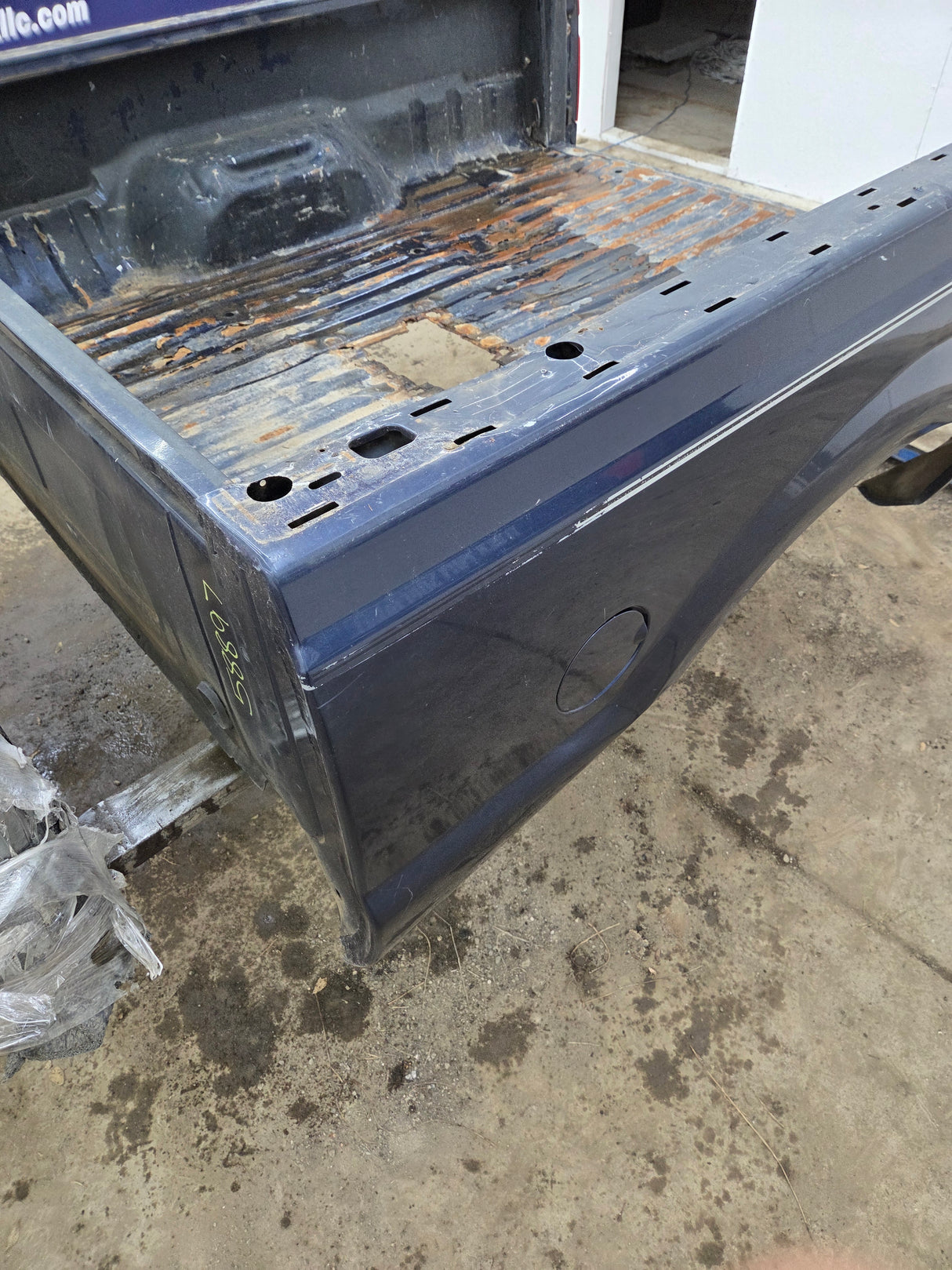 1999-2010 Ford Super Duty F250 F350 6' 9" Short Truck Bed