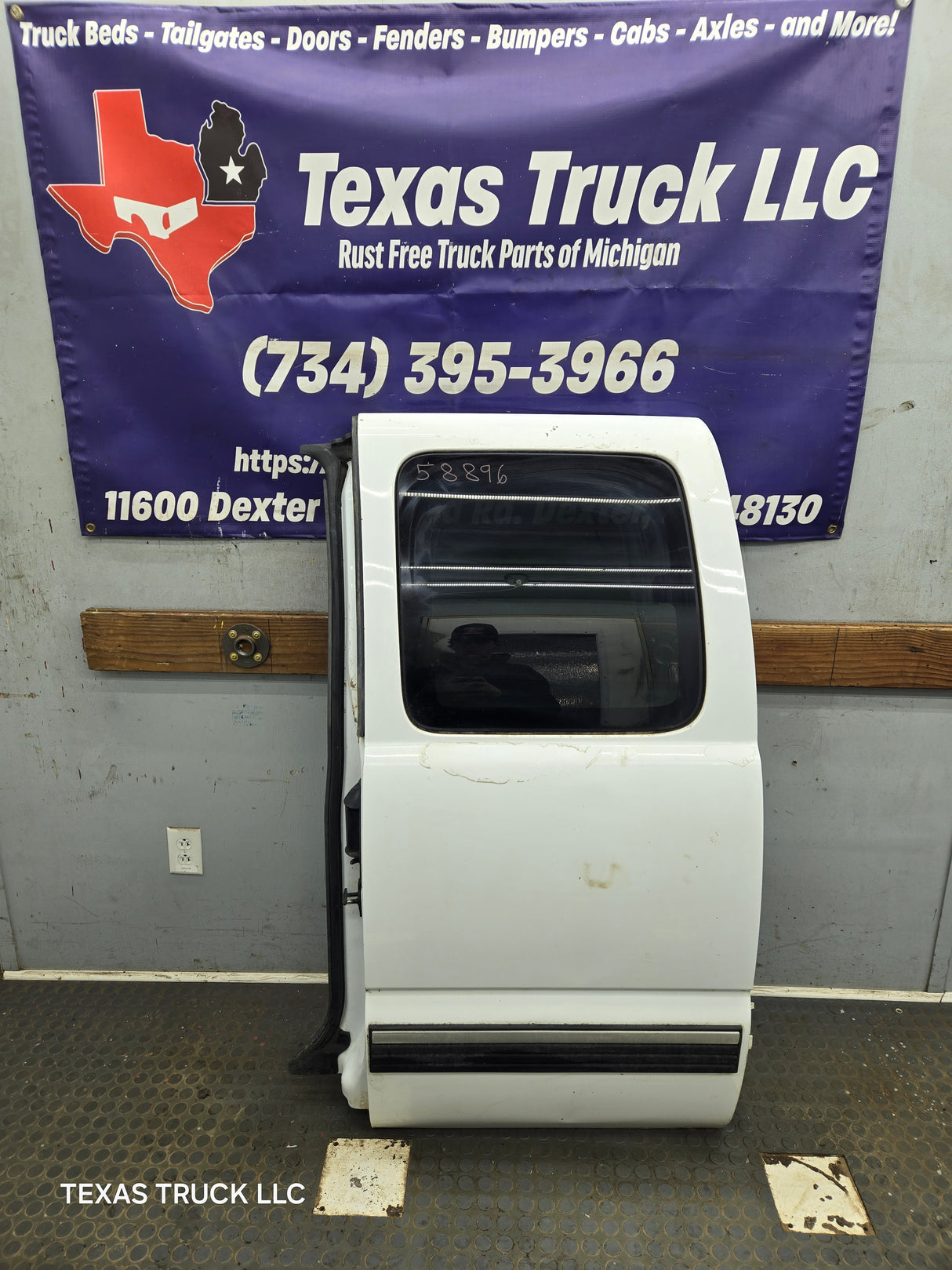 1999-2006 Chevrolet Silverado / GMC Sierra 1500 2500 3500 HD Rear Driver side Extended Cab rear door LH