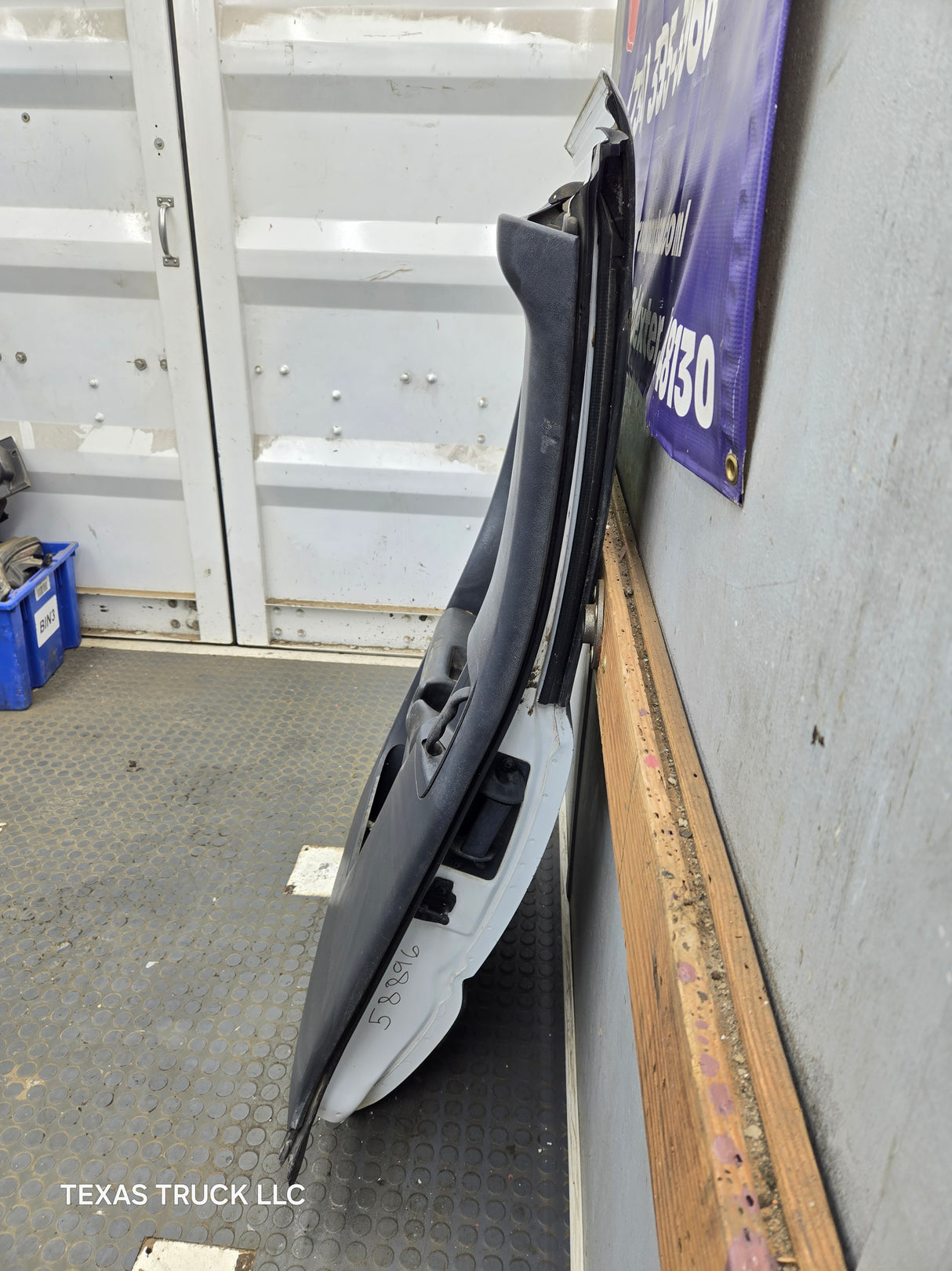 1999-2006 Chevrolet Silverado / GMC Sierra 1500 2500 3500 HD Rear Driver side Extended Cab rear door LH