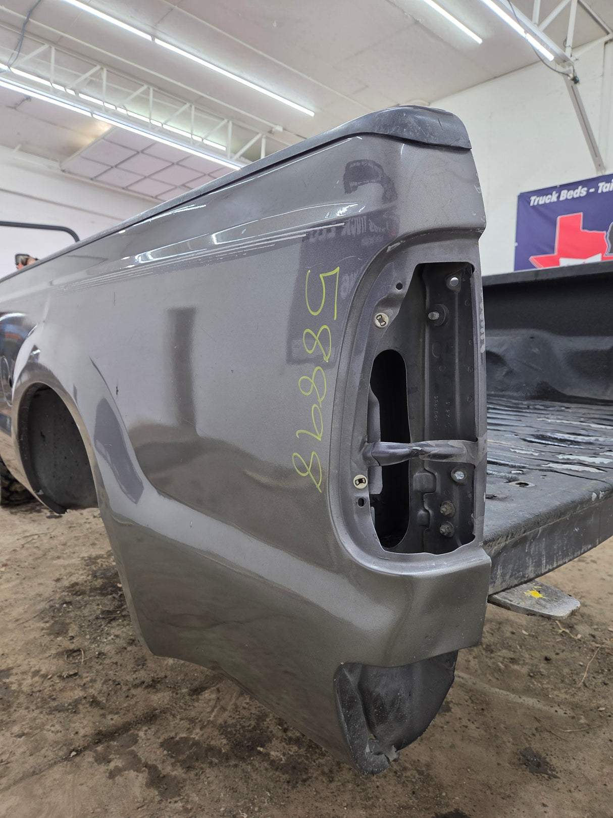 1999-2010 Ford Super Duty F250 F350 6' 9" Short Truck Bed