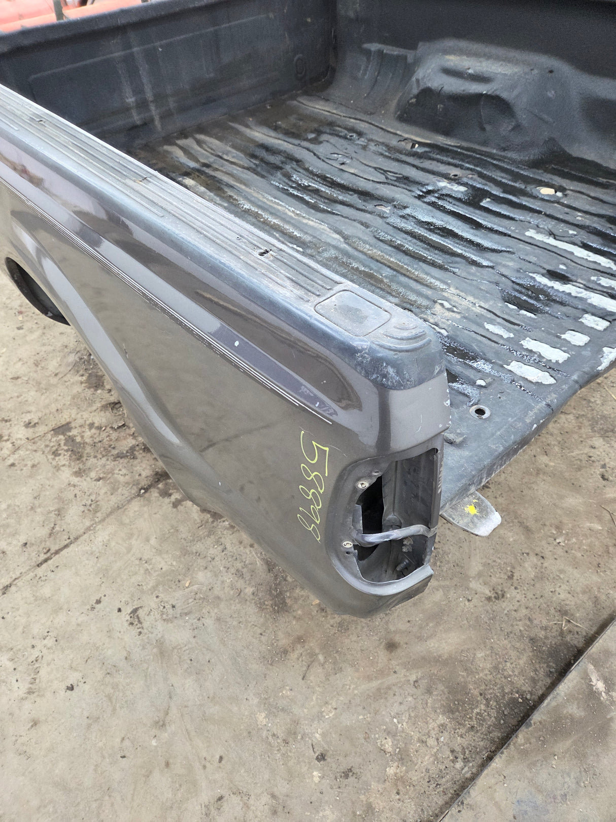 1999-2010 Ford Super Duty F250 F350 6' 9" Short Truck Bed