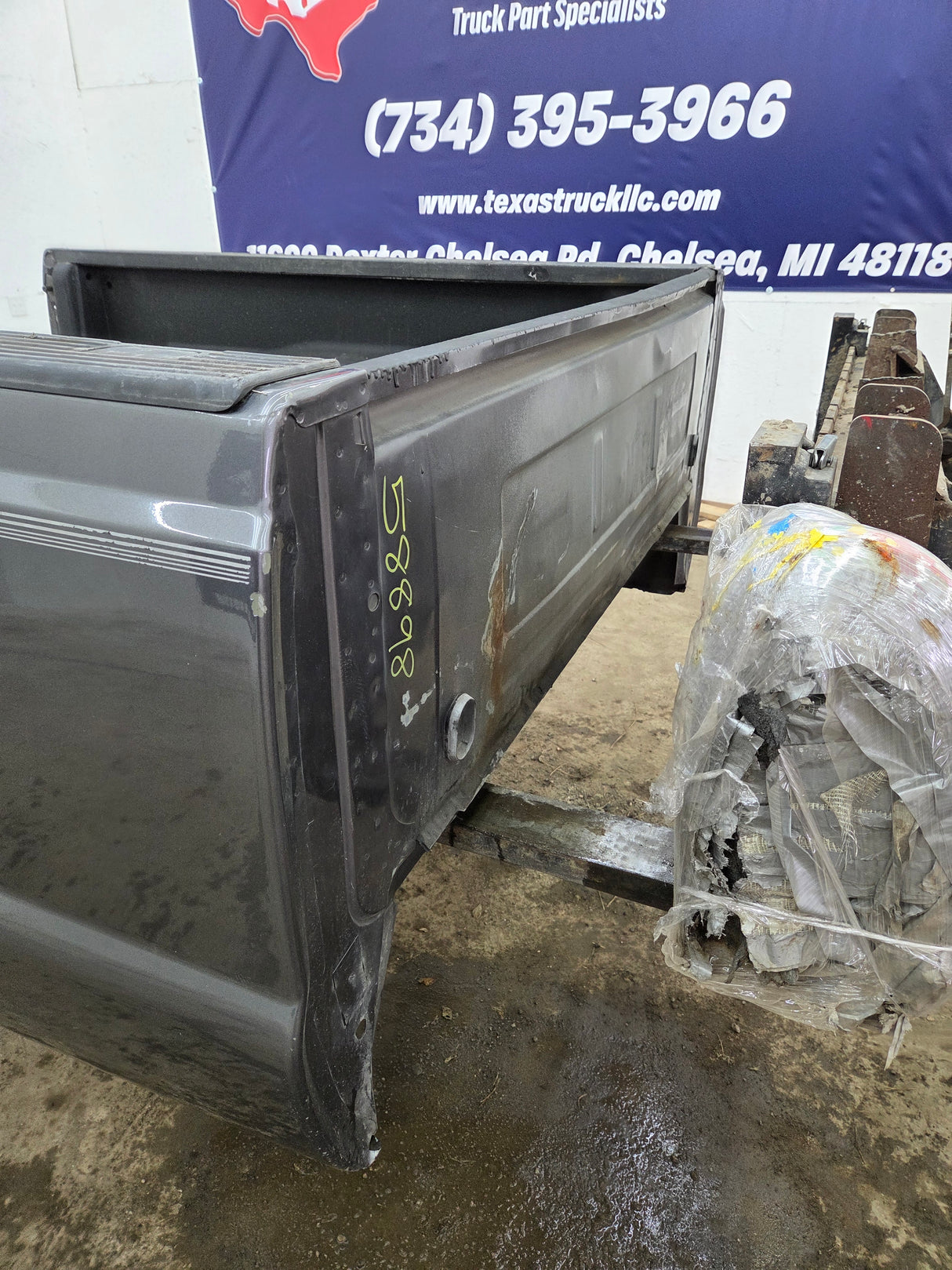 1999-2010 Ford Super Duty F250 F350 6' 9" Short Truck Bed