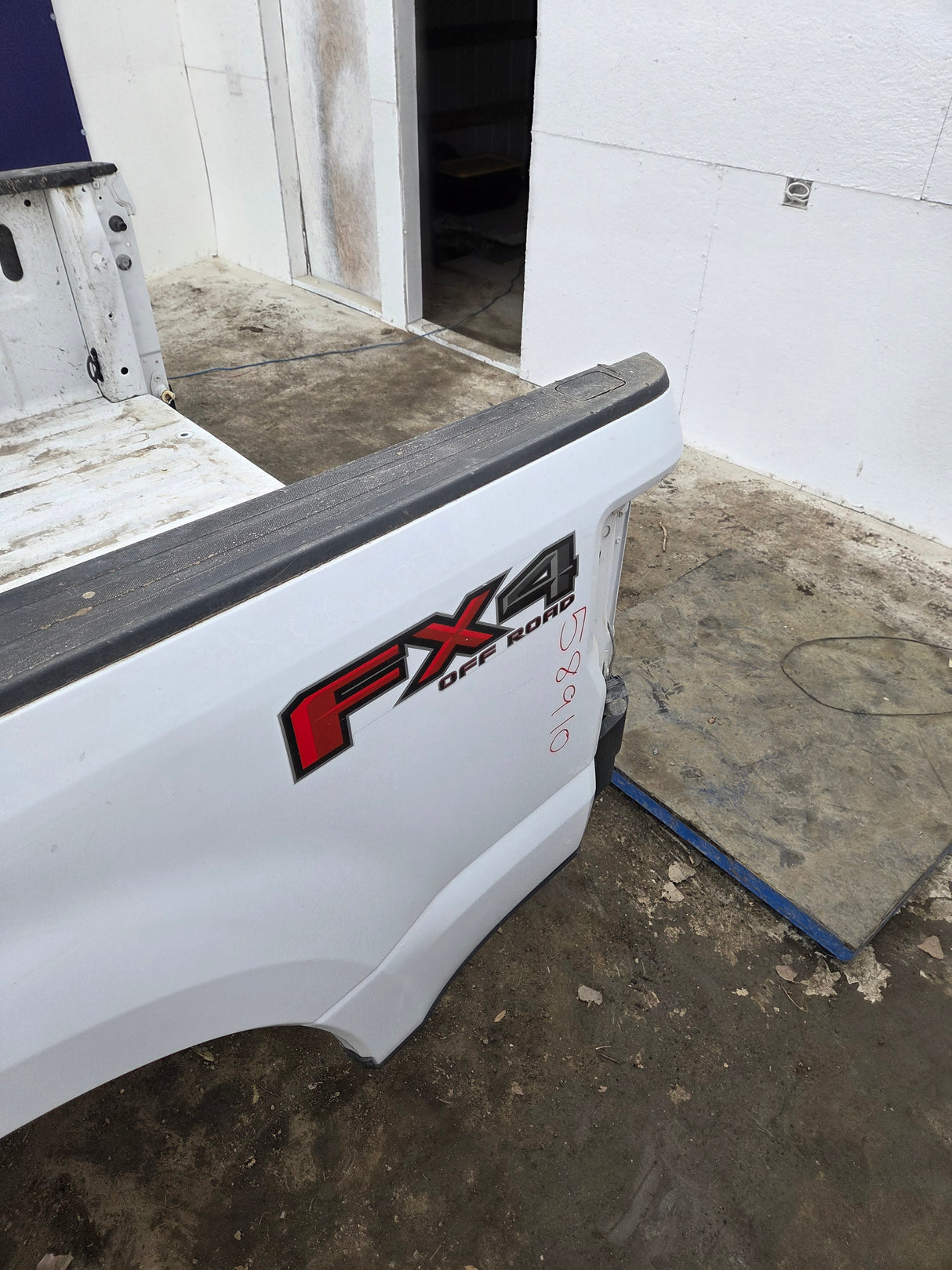 2017-2022 Ford F250 F350 Super Duty 6' 9" Short Truck Bed