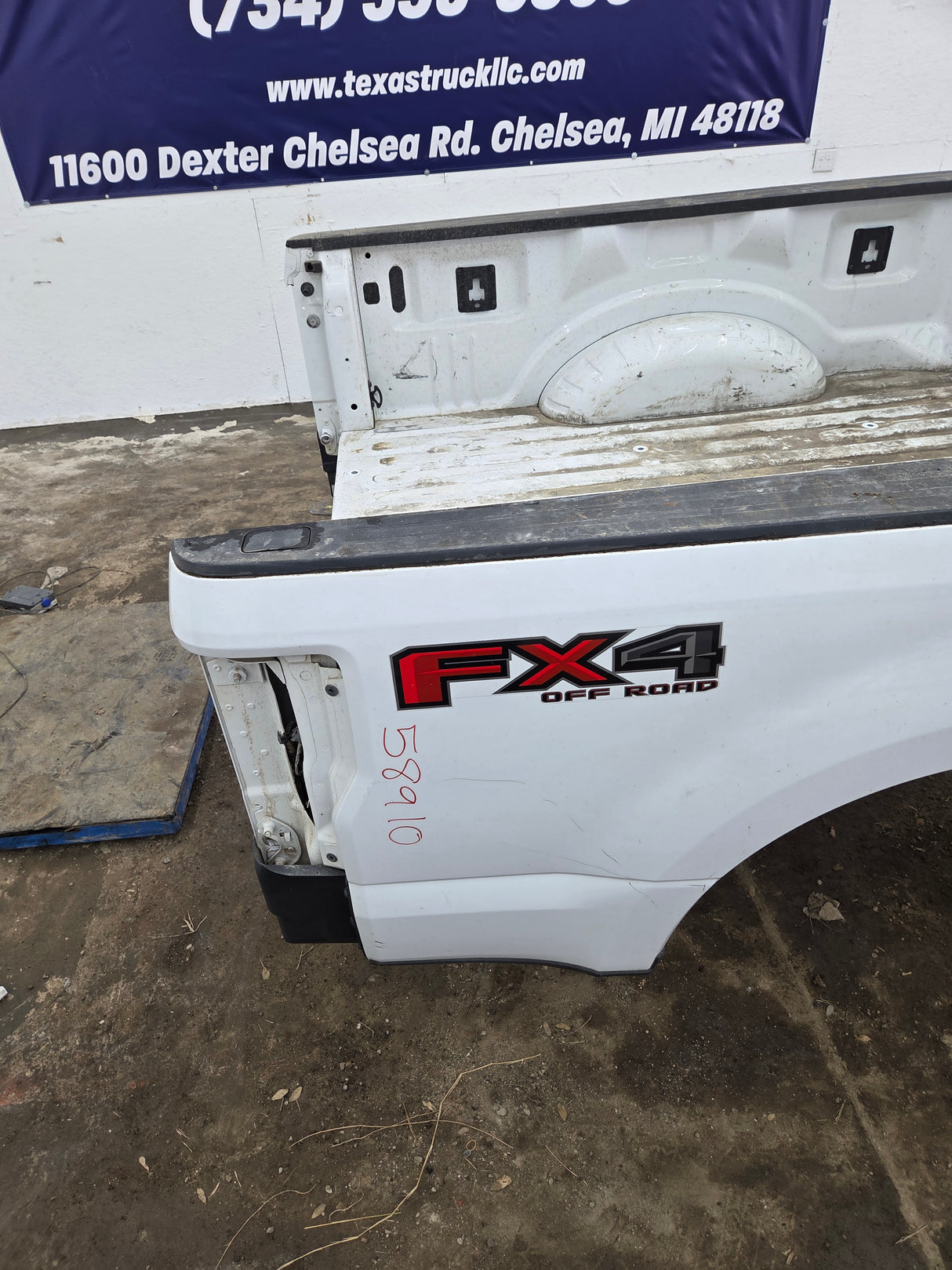 2017-2022 Ford F250 F350 Super Duty 6' 9" Short Truck Bed
