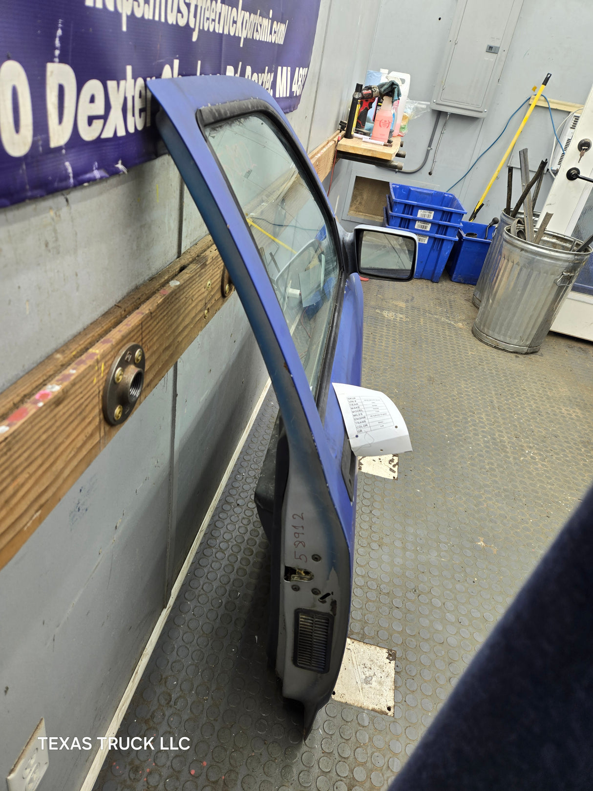1992-1996 Dodge Dakota RH Passenger Side Front Door