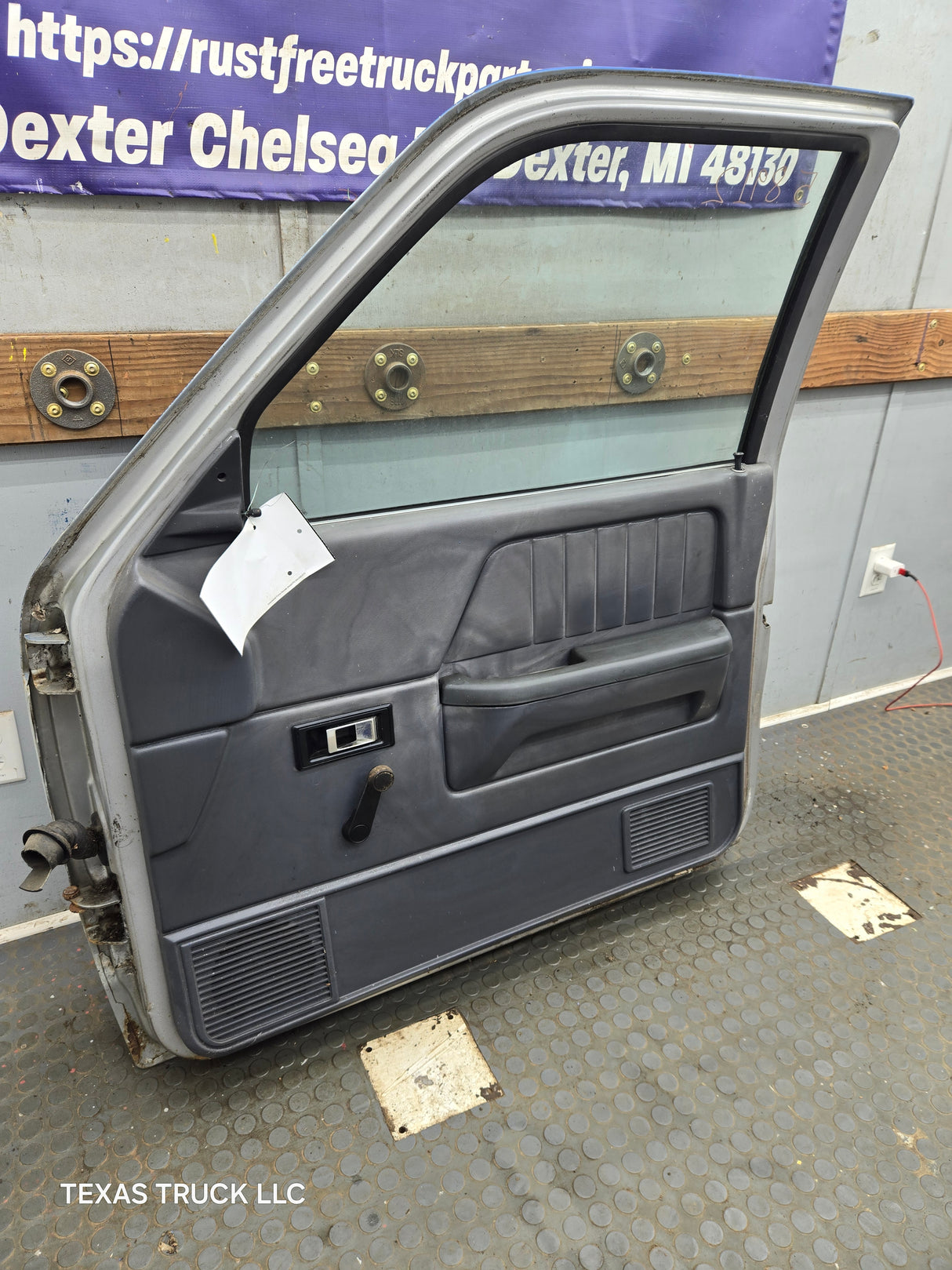 1992-1996 Dodge Dakota RH Passenger Side Front Door