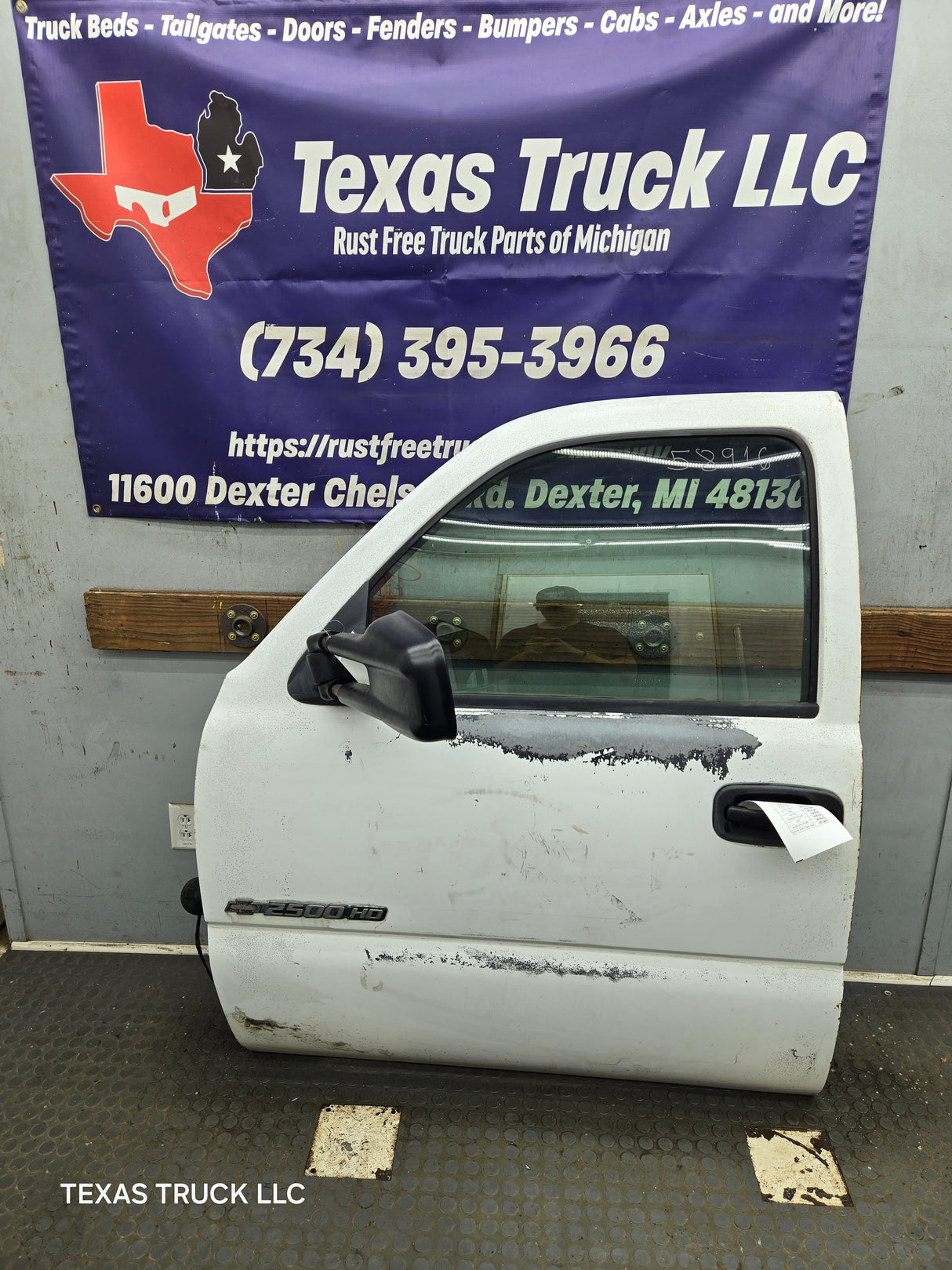 1999-2006 Chevrolet Silverado / GMC Sierra 1500 2500 3500 HD Front Driver Side Door LH