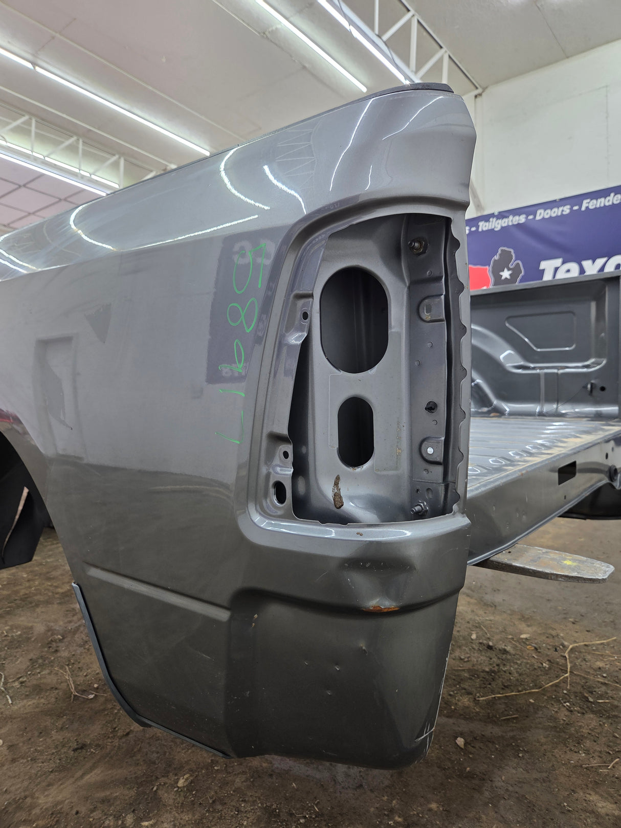2009-2018 Dodge Ram 4th Gen 1500 2500 3500 6' 4" Short Truck Bed