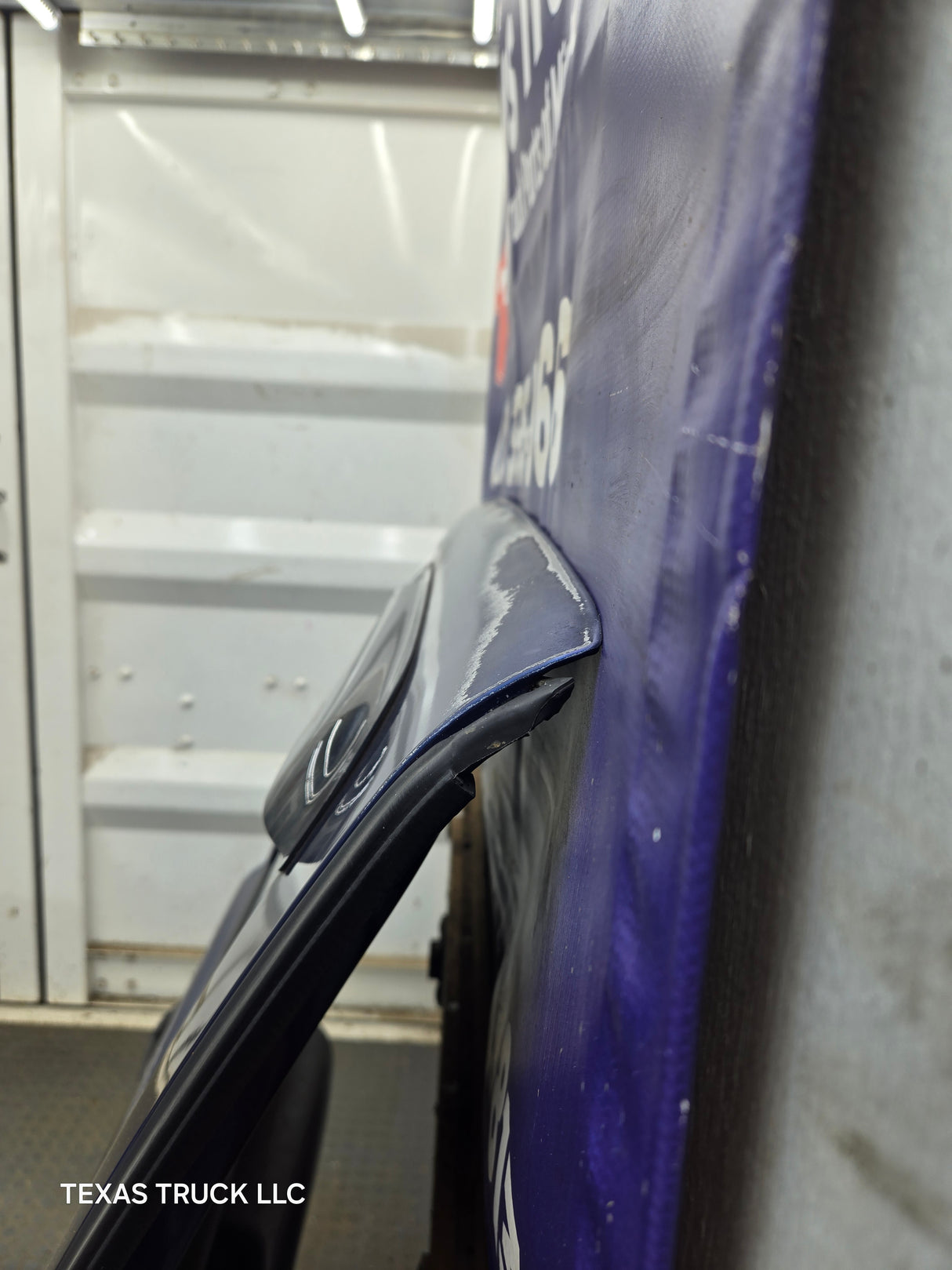 2001-2006 Chevrolet Tahoe / GMC Yukon 1500 2500HD Rear Passenger side rear door RH