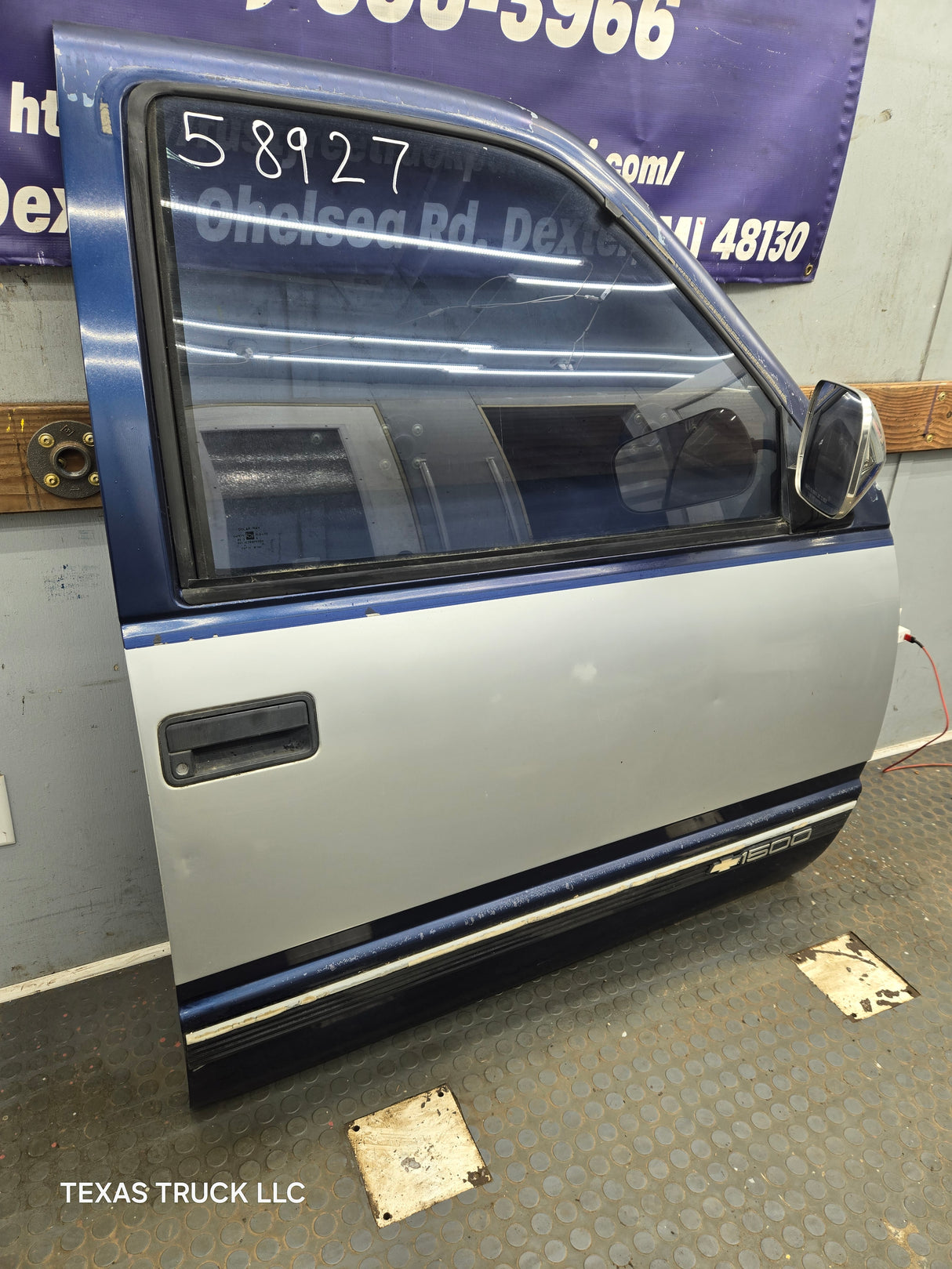 1988-2000 Chevrolet Silverado Suburban GMC Sierra RH Front Passenger Door