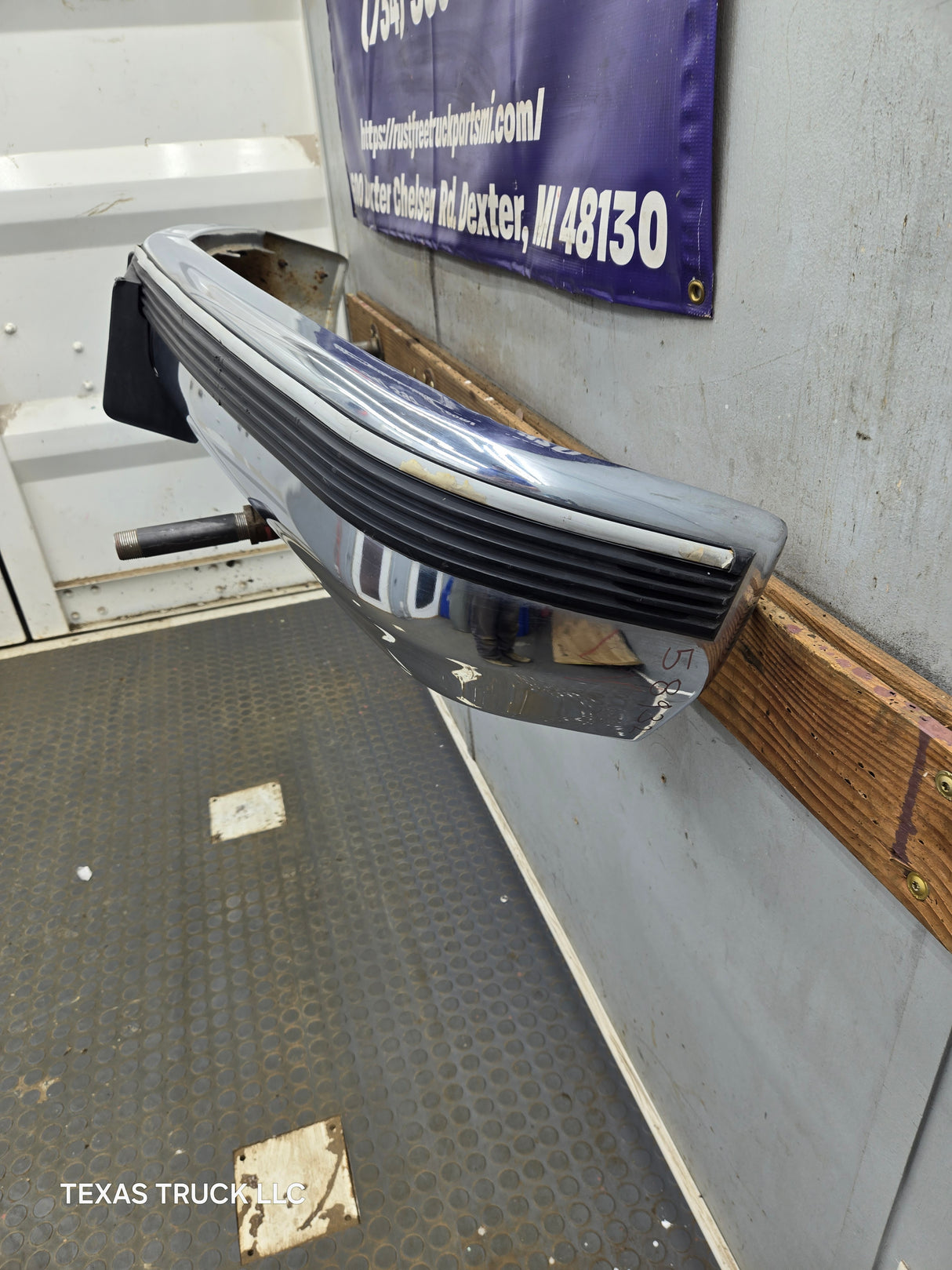 1988-1998 Chevrolet / GMC 1500 2500 3500 Front Bumper