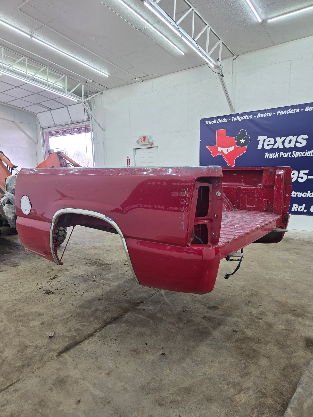 1999-2007 Chevrolet Silverado / GMC Sierra 1500 2500HD 3500HD 6' 6" Short Truck Bed