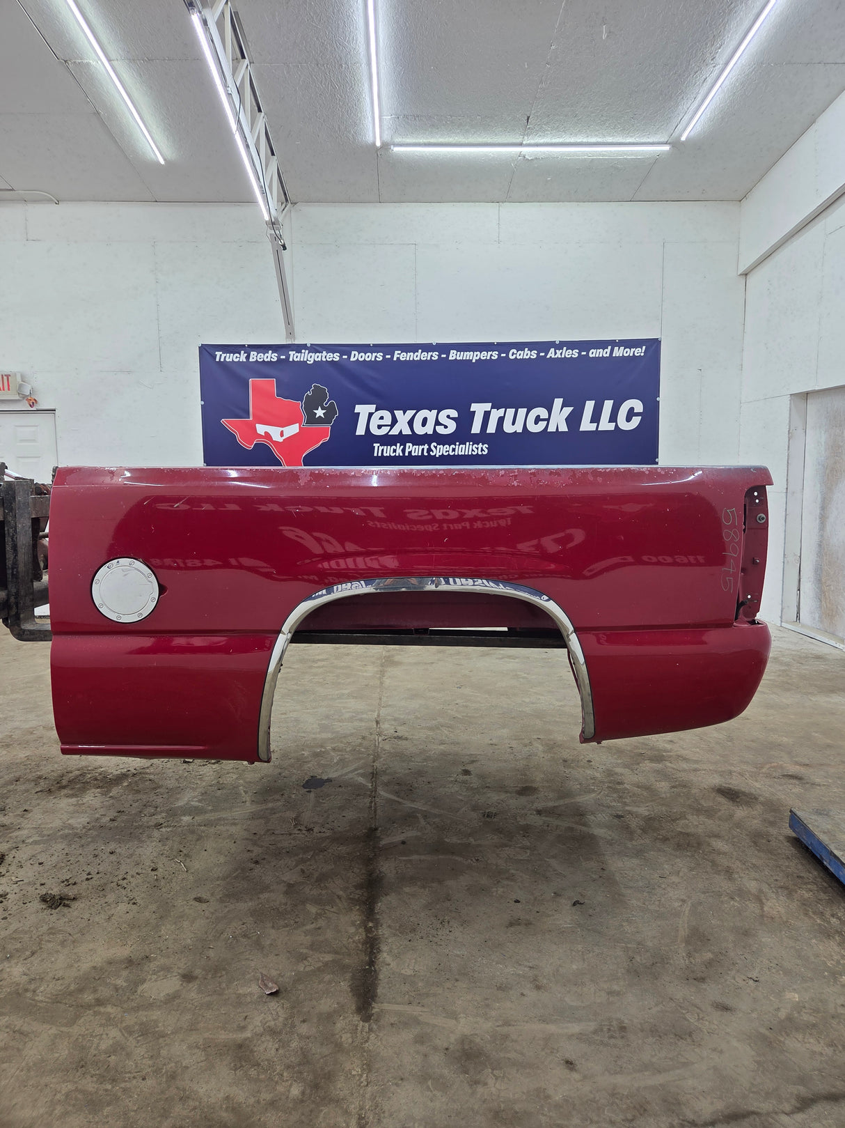 1999-2007 Chevrolet Silverado / GMC Sierra 1500 2500HD 3500HD 6' 6" Short Truck Bed