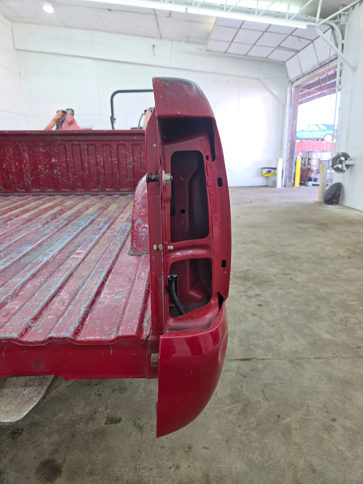1999-2007 Chevrolet Silverado / GMC Sierra 1500 2500HD 3500HD 6' 6" Short Truck Bed