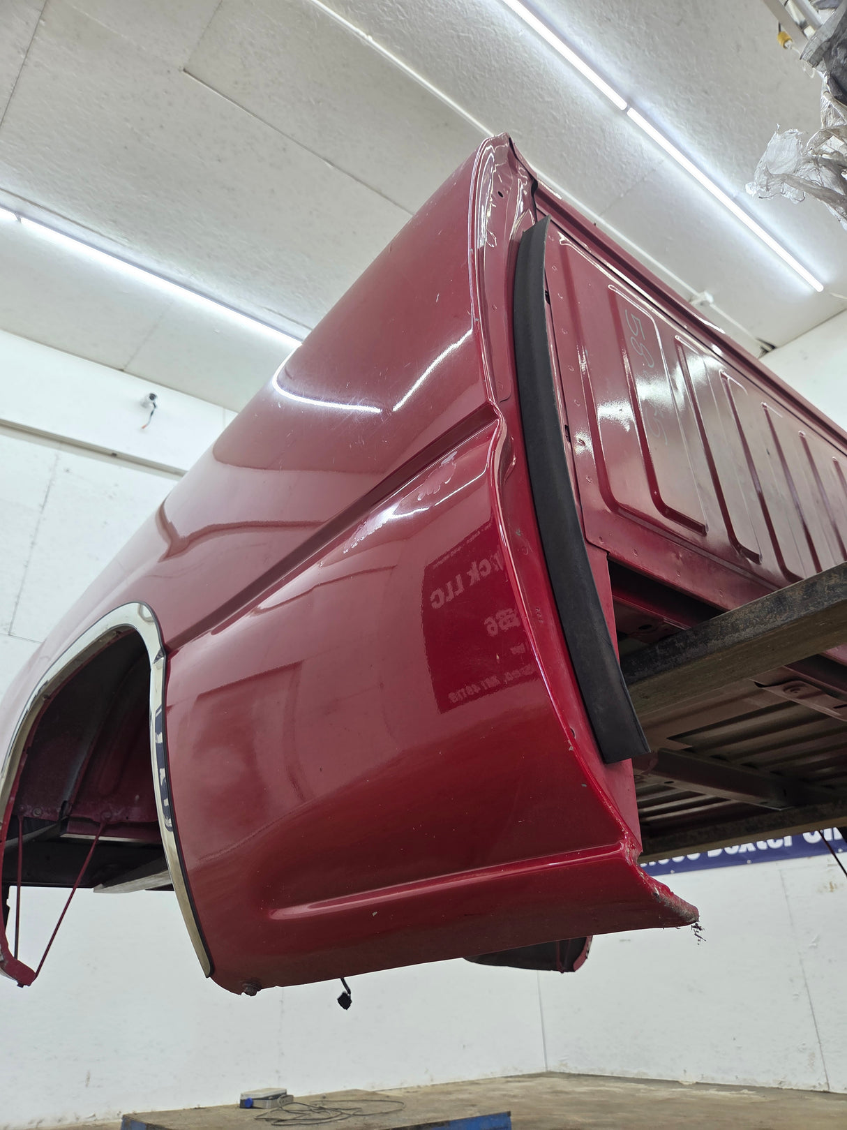 1999-2007 Chevrolet Silverado / GMC Sierra 1500 2500HD 3500HD 6' 6" Short Truck Bed