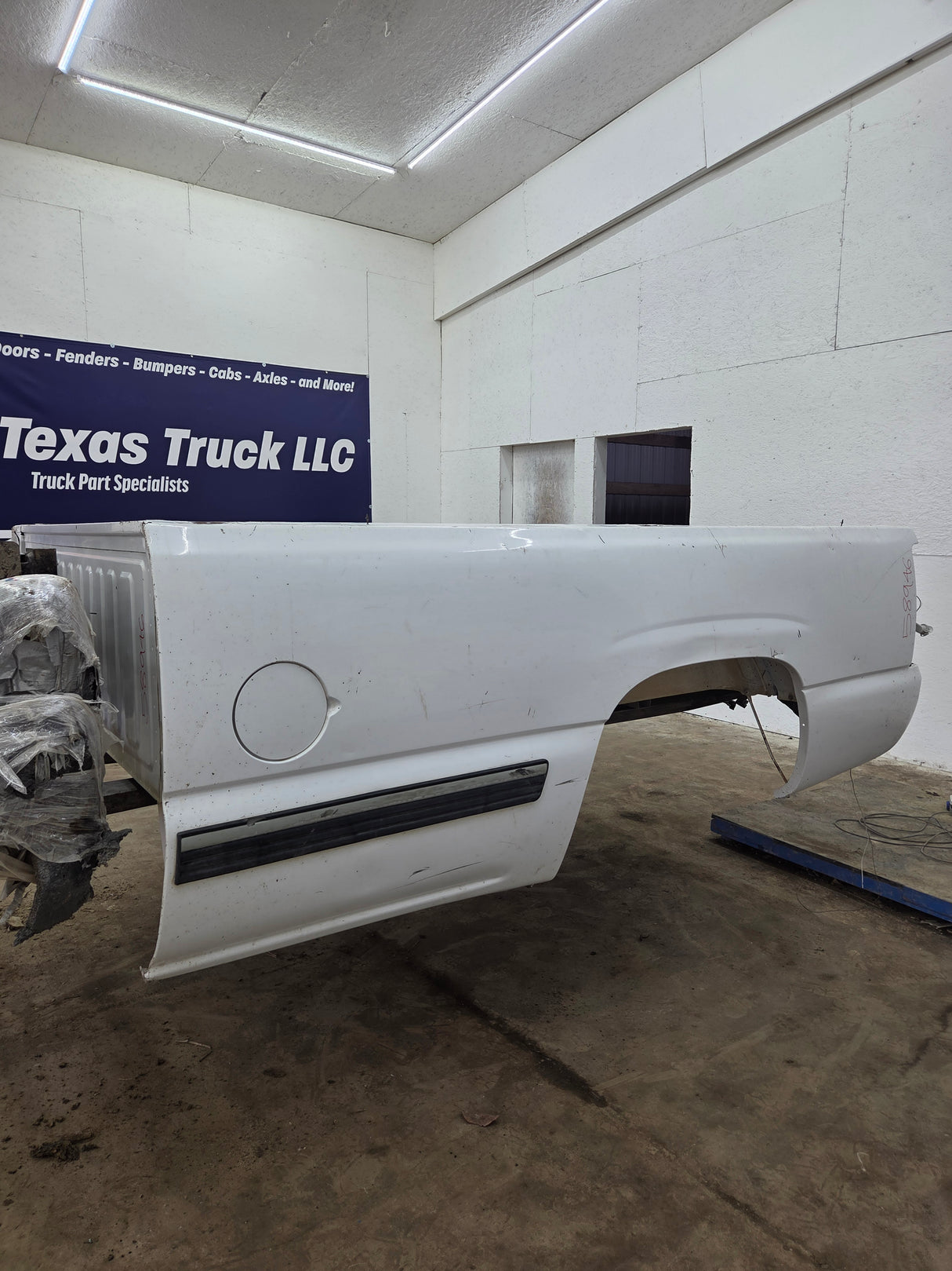 1999-2007 Chevrolet Silverado / GMC Sierra 1500 2500 3500 HD 8' Long Bed Truck Bed