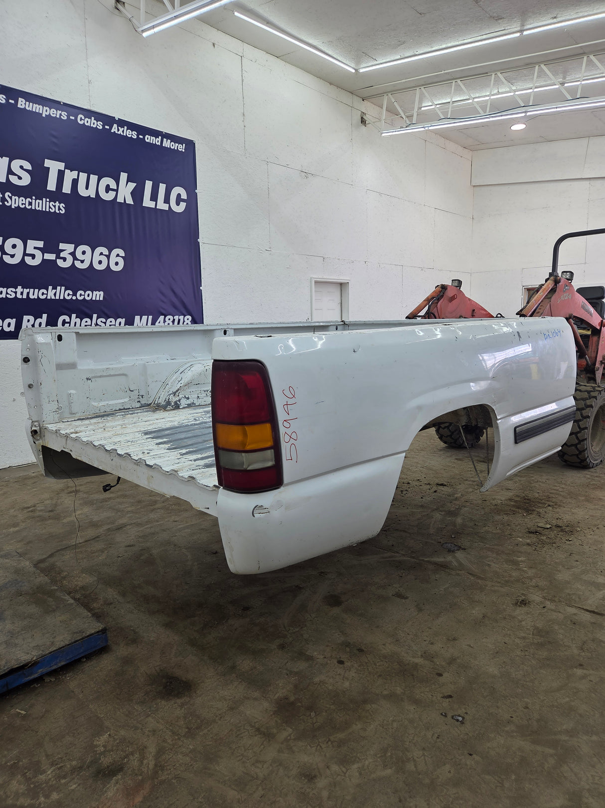 1999-2007 Chevrolet Silverado / GMC Sierra 1500 2500 3500 HD 8' Long Bed Truck Bed