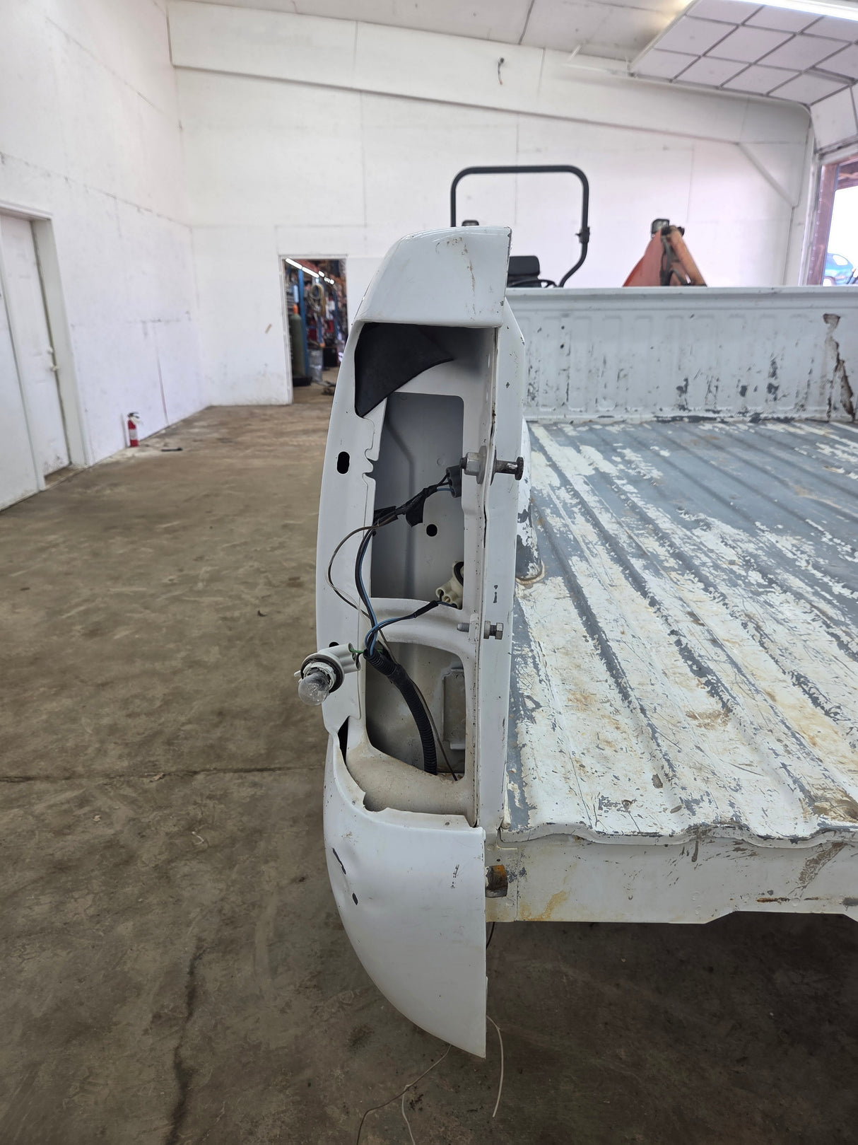1999-2007 Chevrolet Silverado / GMC Sierra 1500 2500 3500 HD 8' Long Bed Truck Bed