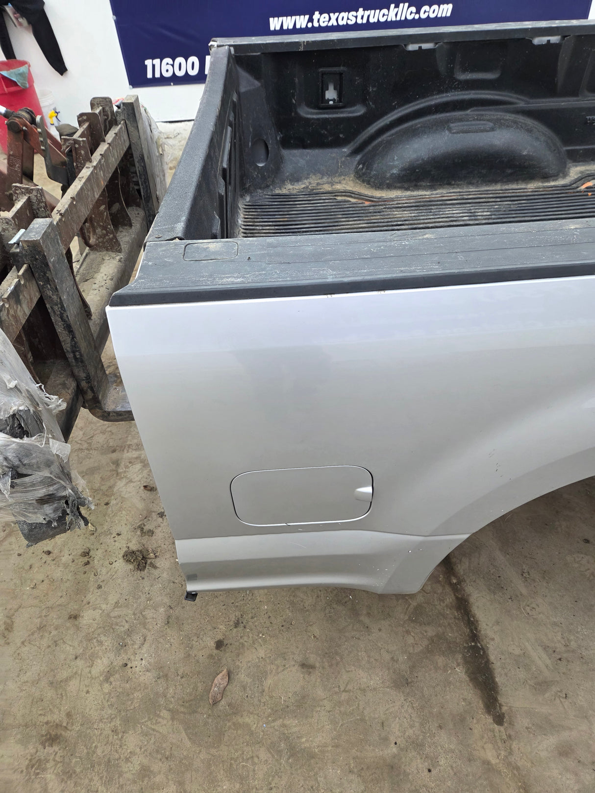 2017-2022 Ford F250 F350 Super Duty 6' 9" Short Truck Bed