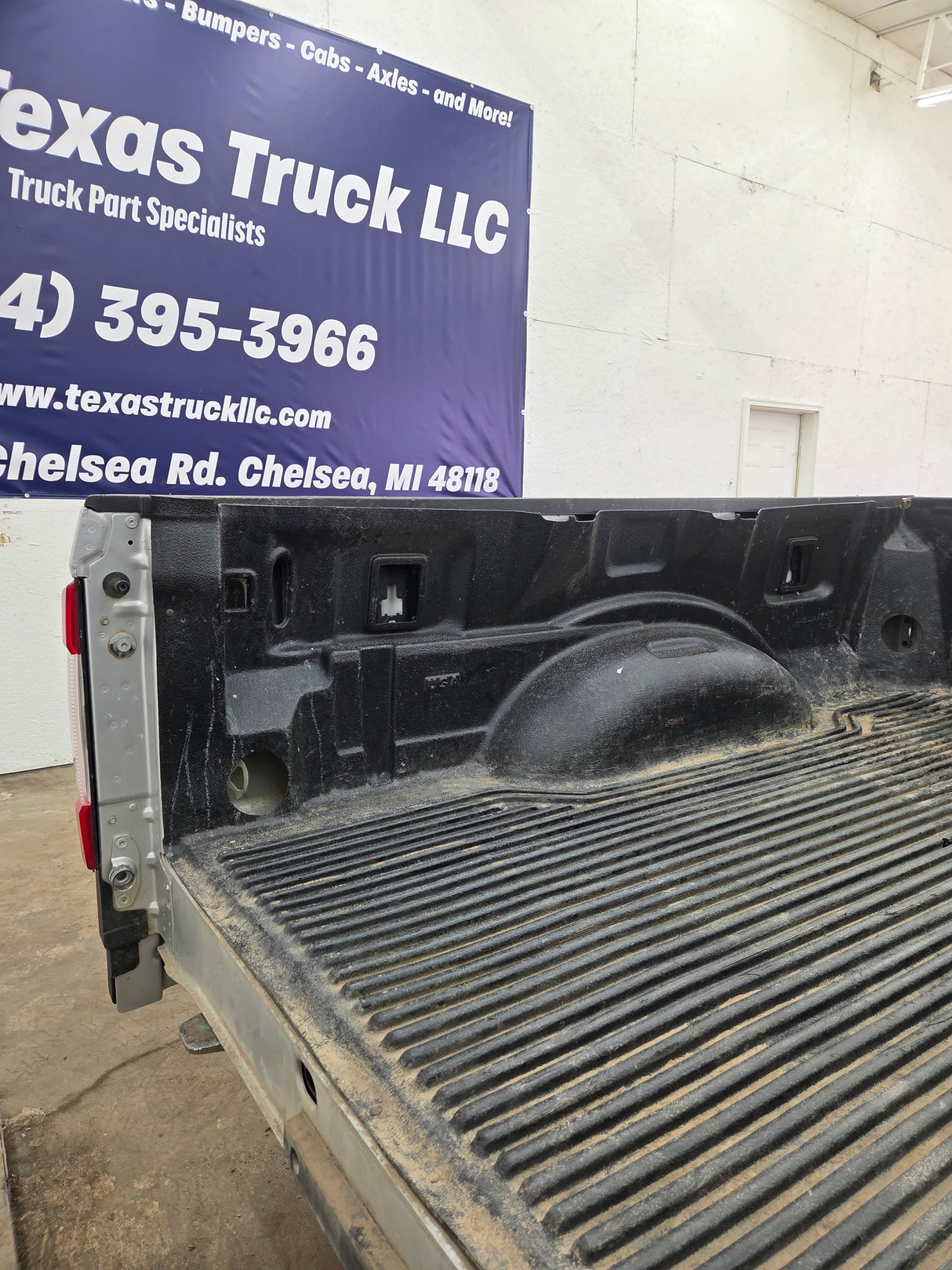 2017-2022 Ford F250 F350 Super Duty 6' 9" Short Truck Bed