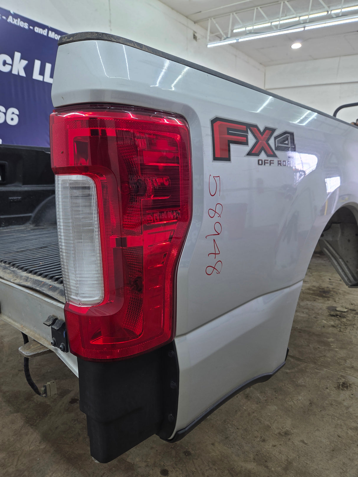 2017-2022 Ford F250 F350 Super Duty 6' 9" Short Truck Bed