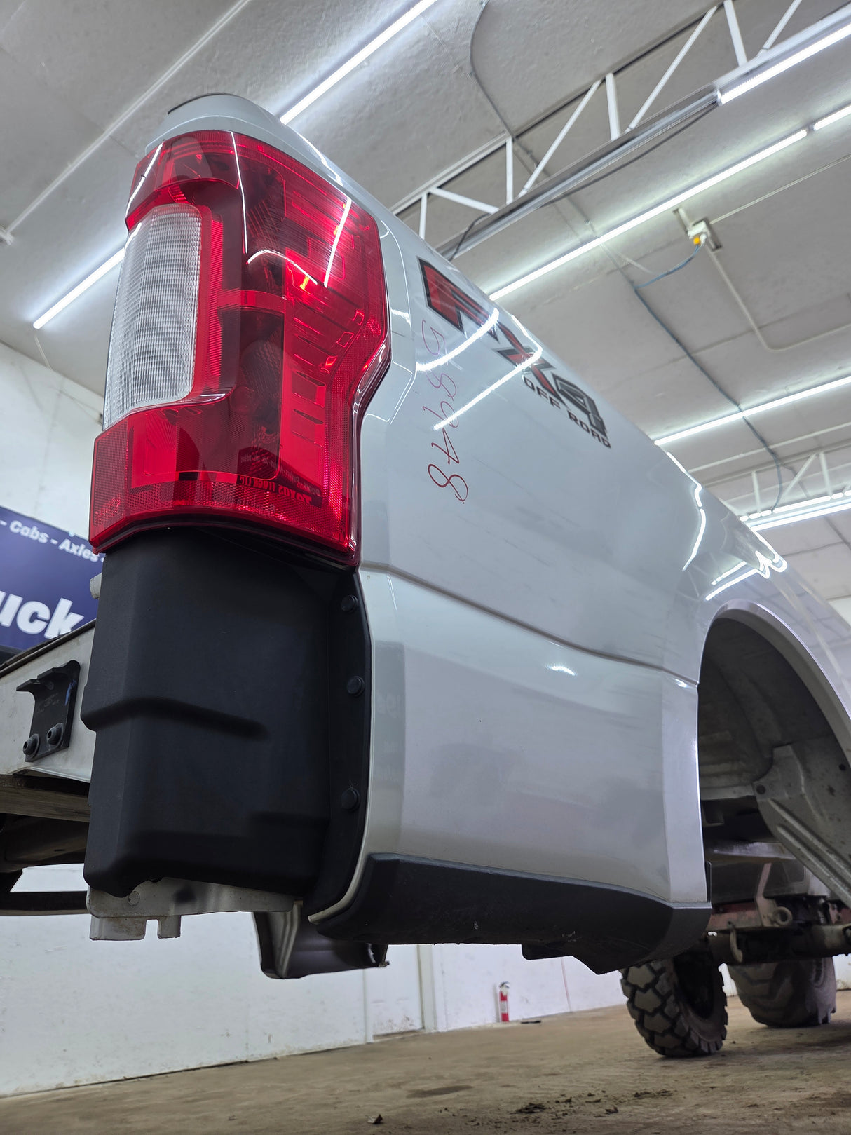 2017-2022 Ford F250 F350 Super Duty 6' 9" Short Truck Bed