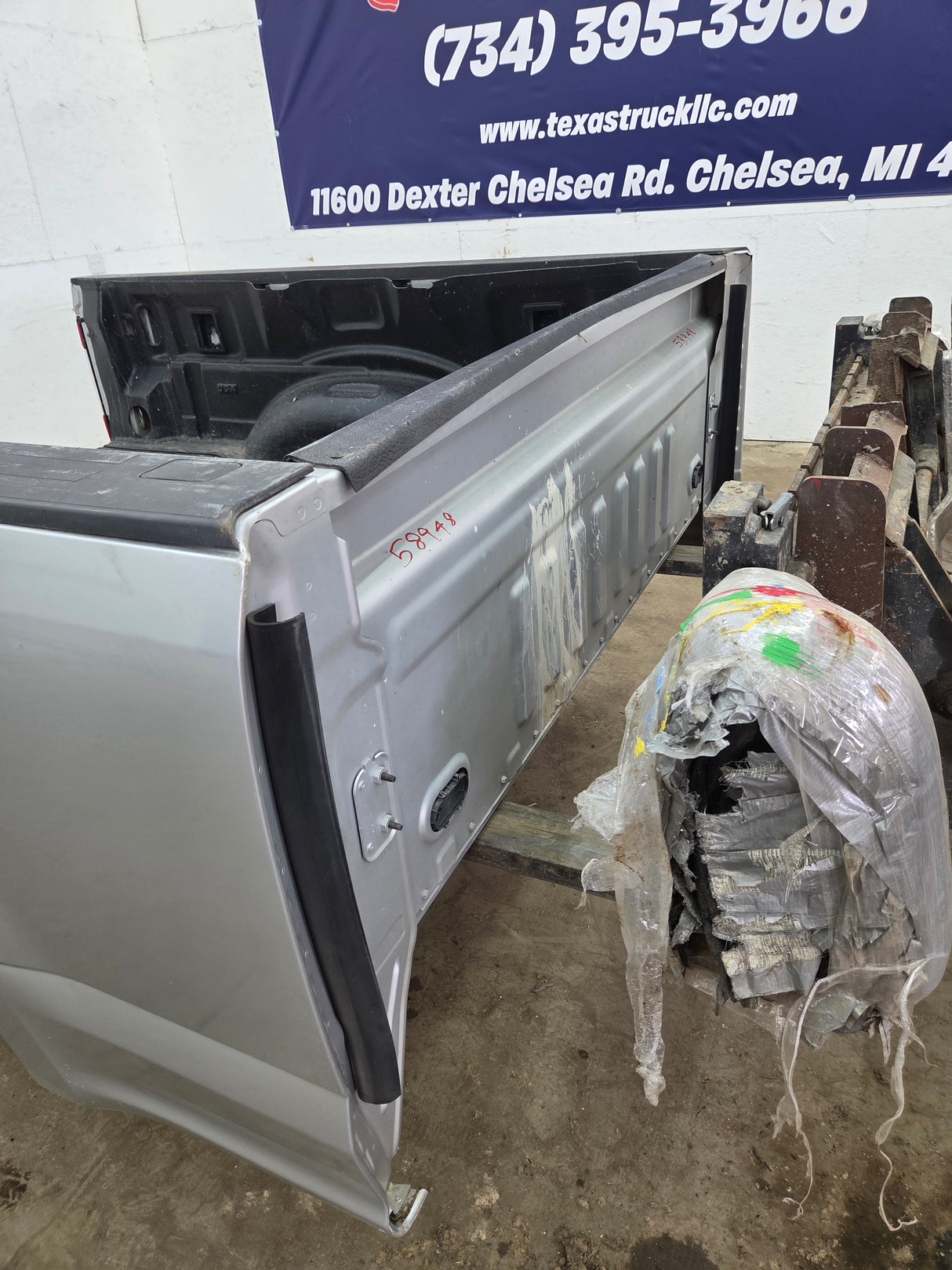2017-2022 Ford F250 F350 Super Duty 6' 9" Short Truck Bed