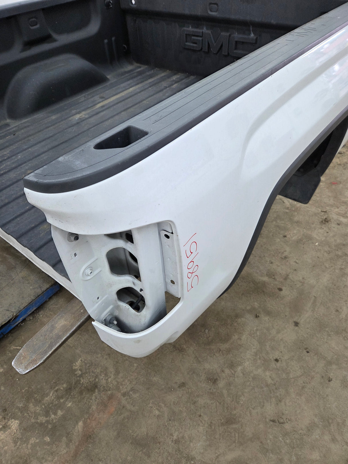 2014-2019 GMC Sierra 1500 5' 8" Short Bed