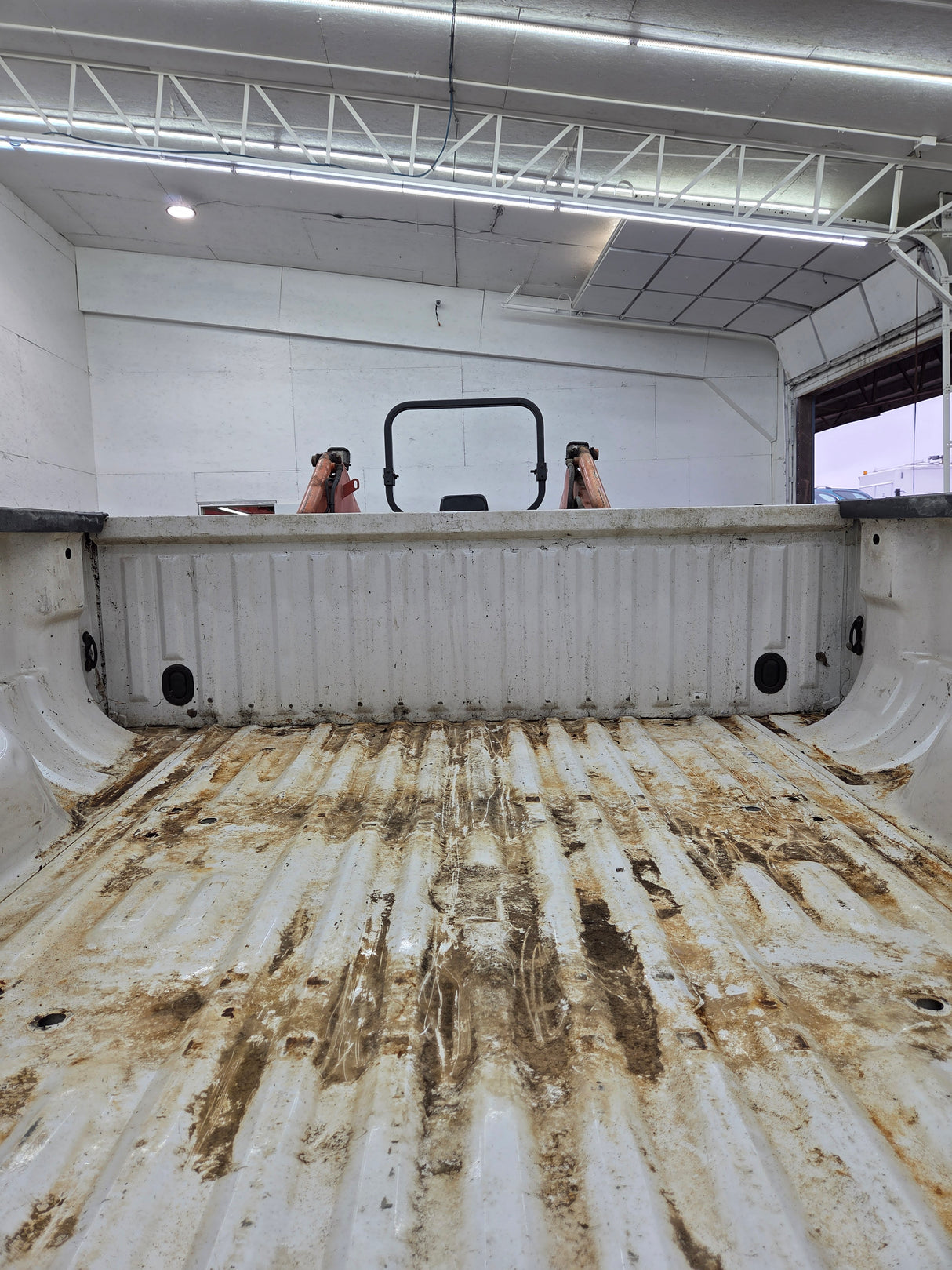 2011-2016 Ford F250 F350 Super Duty 6' 9" Short Truck Bed - Pearl white