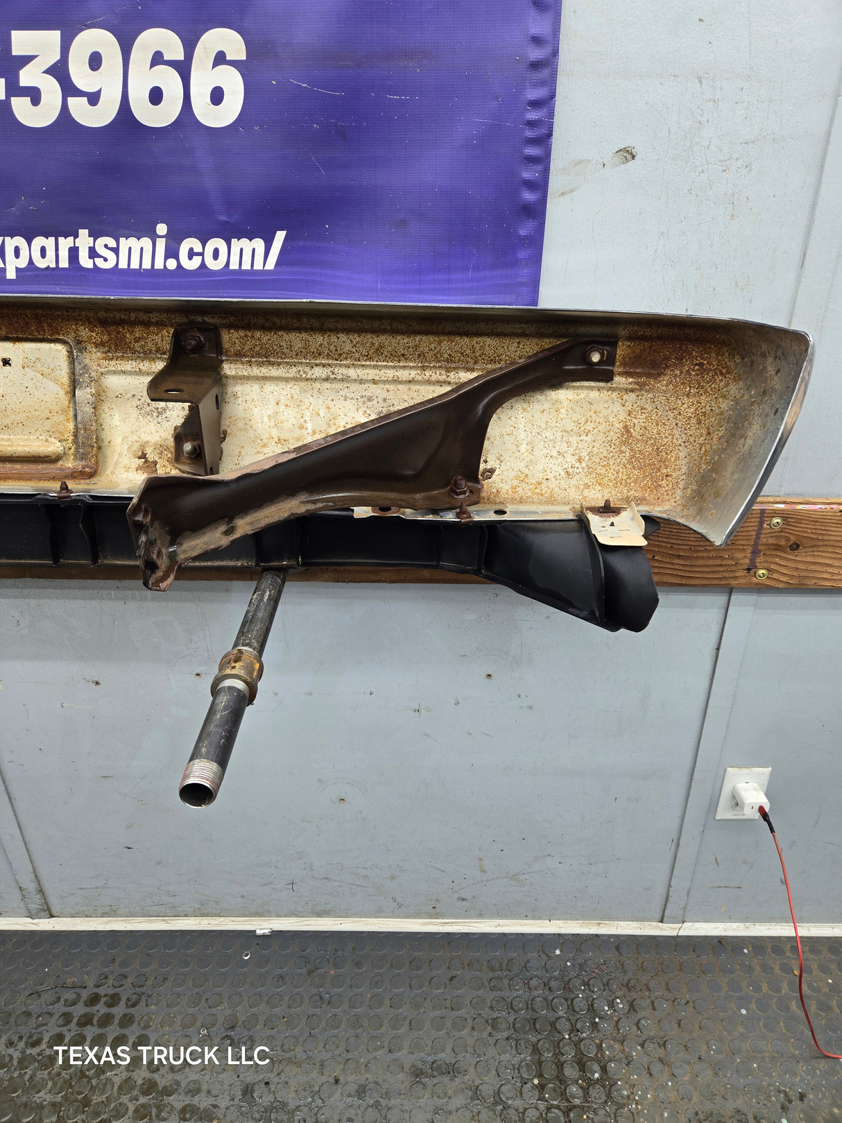 1983-1991 Chevrolet Silverado / GMC Sierra Square Body Front Bumper W/O Impact Strip
