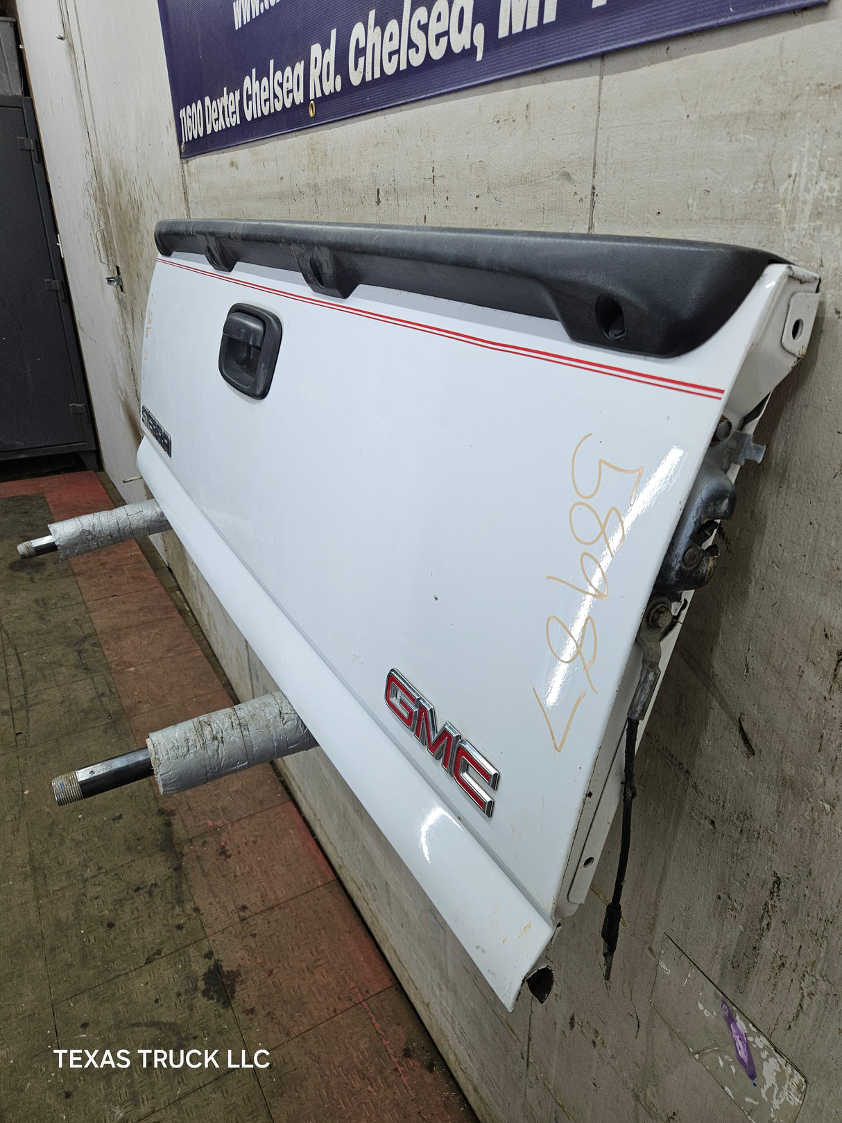 1999-2007 Chevrolet Silverado / GMC Sierra 1500 2500 3500 Tailgate