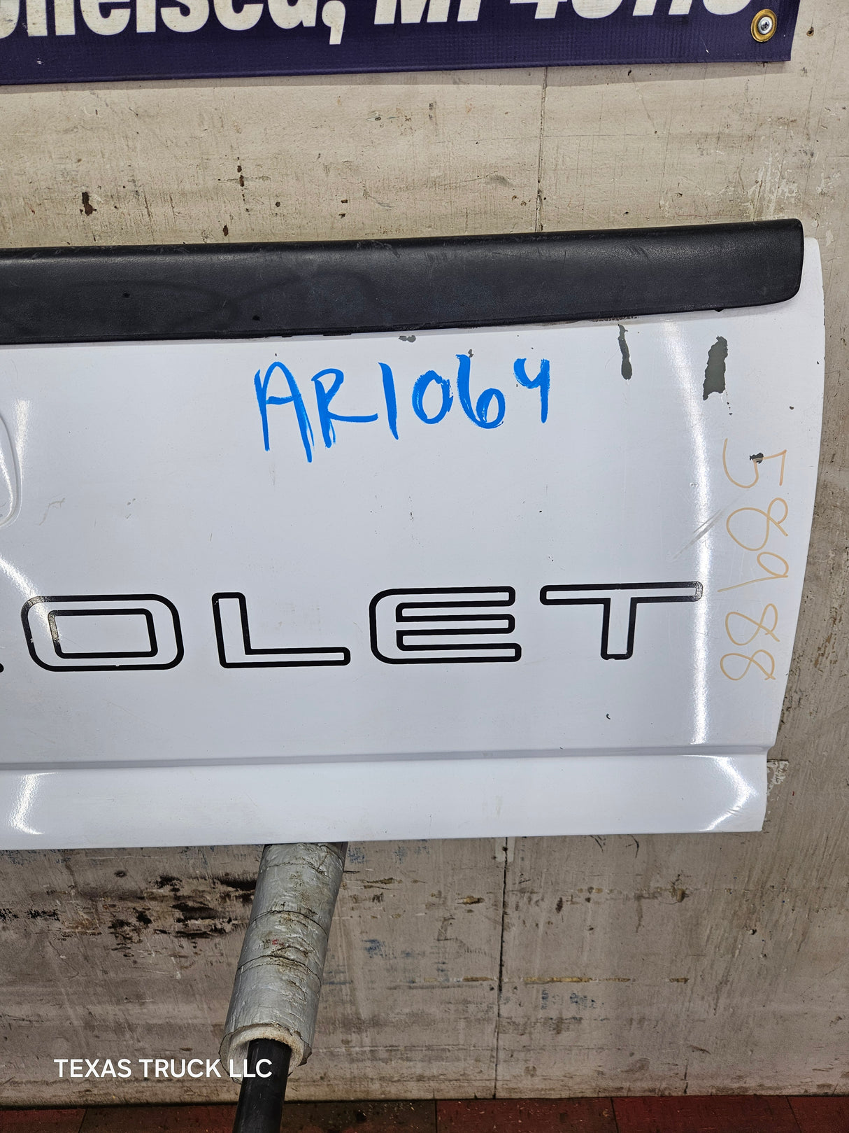 1999-2007 Chevrolet Silverado / GMC Sierra 1500 2500 3500 Tailgate