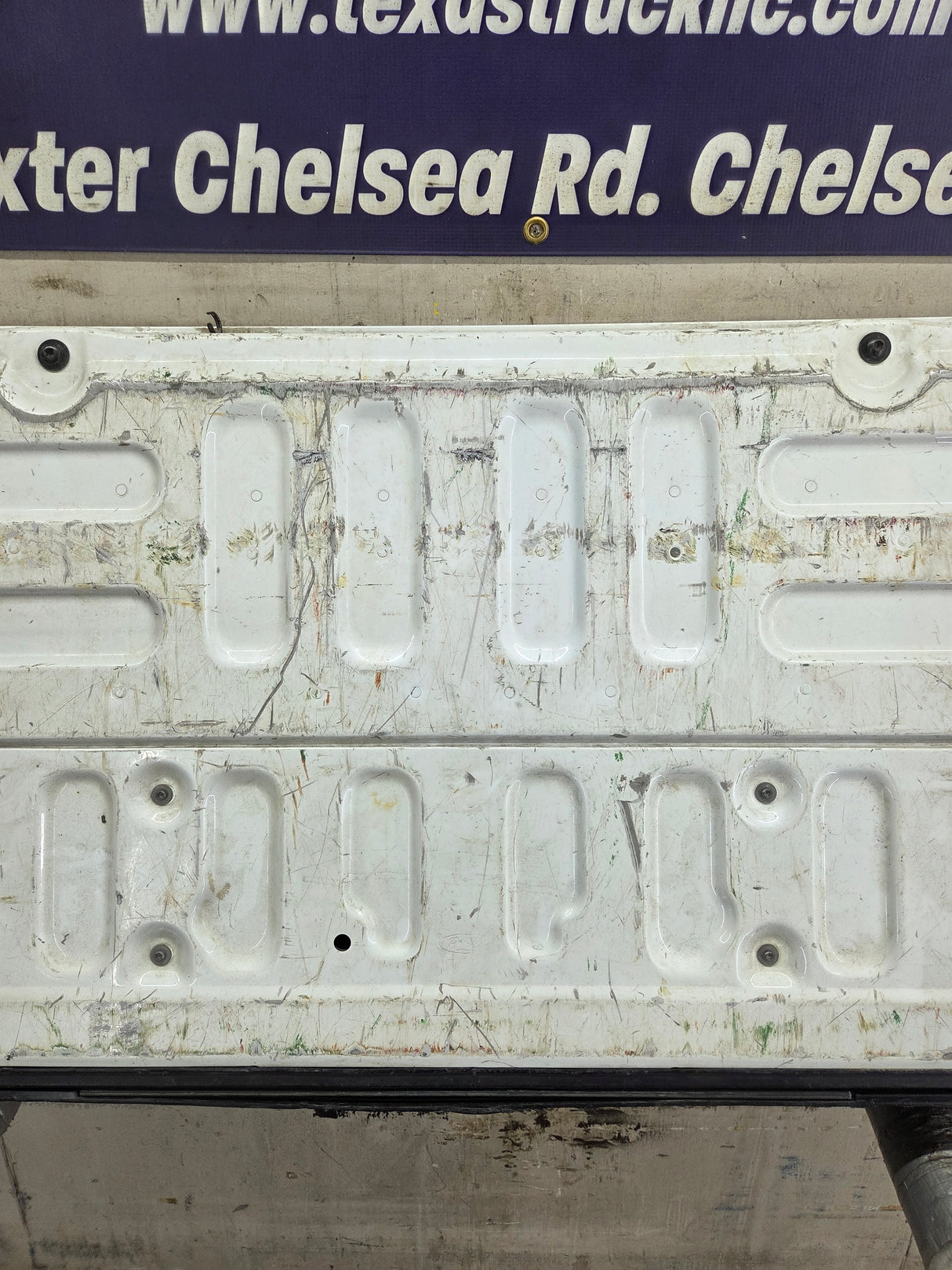 2017-2022 Ford F250 F350 F450 F550 Super Duty Step Tailgate - Pearl White