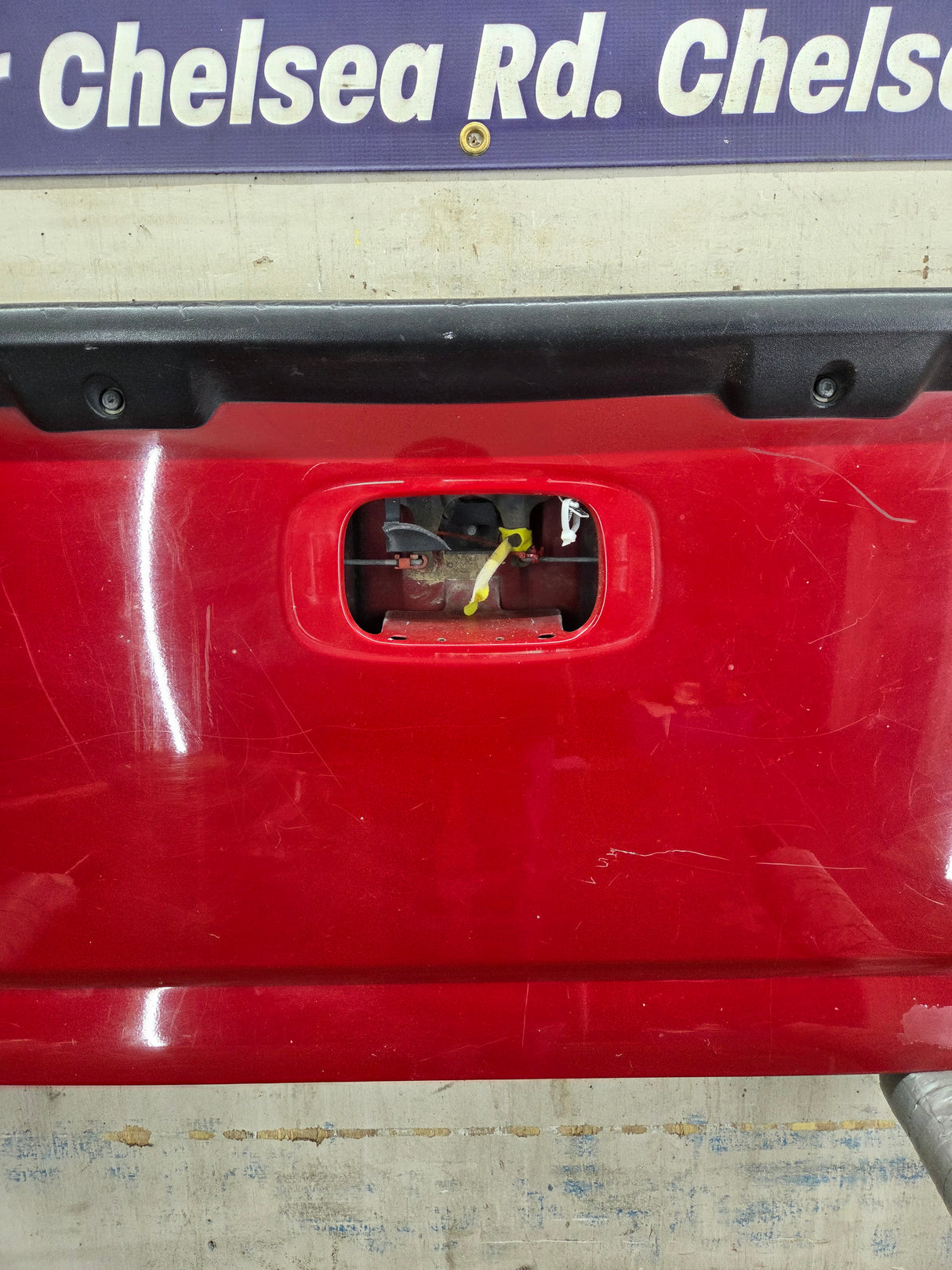 1999-2007 Chevrolet Silverado / GMC Sierra 1500 2500 3500 Tailgate
