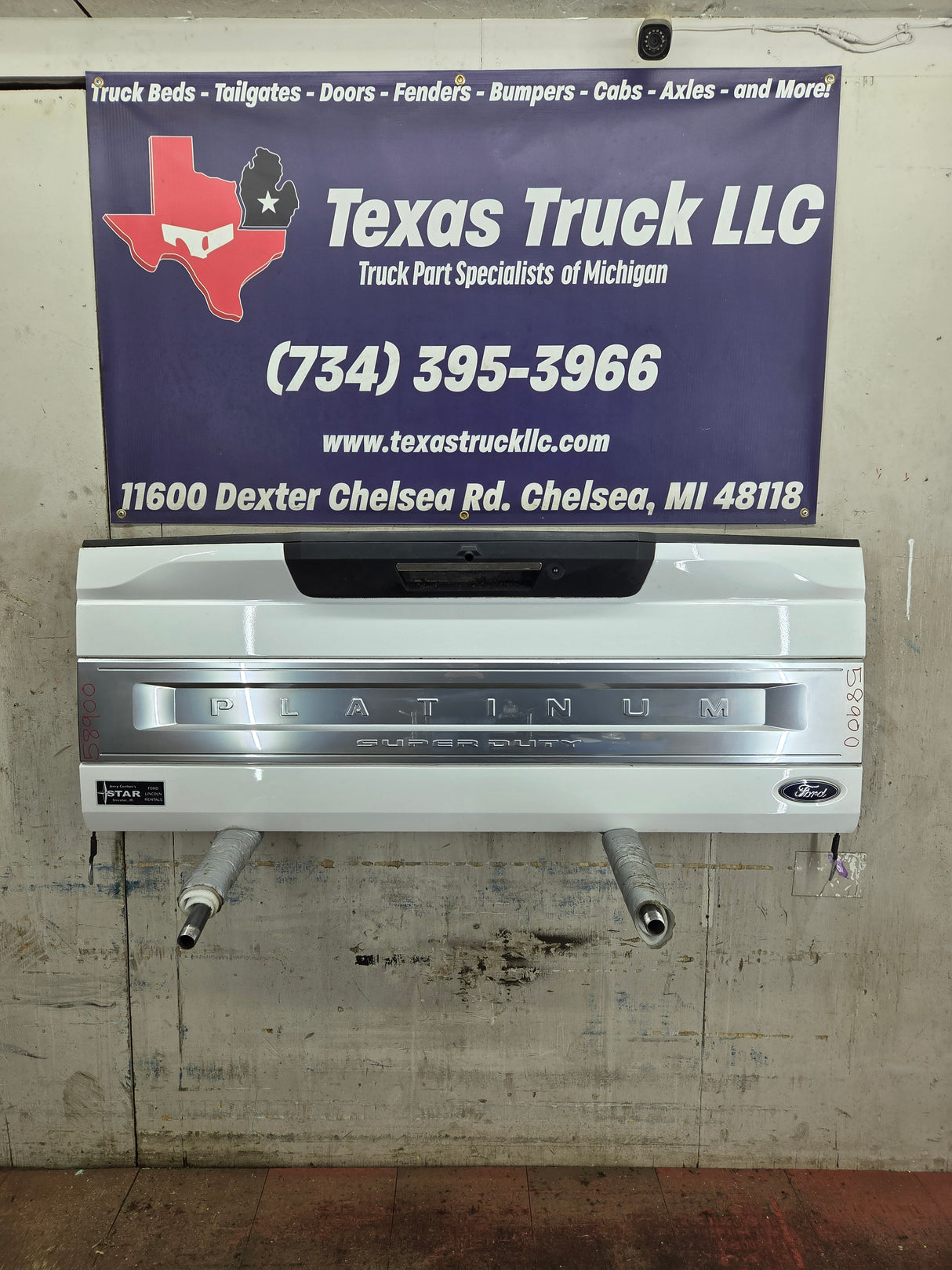 2017-2022 Ford Super Duty Platinum Pearl White Tailgate W/Step F250 F350 F450 F550
