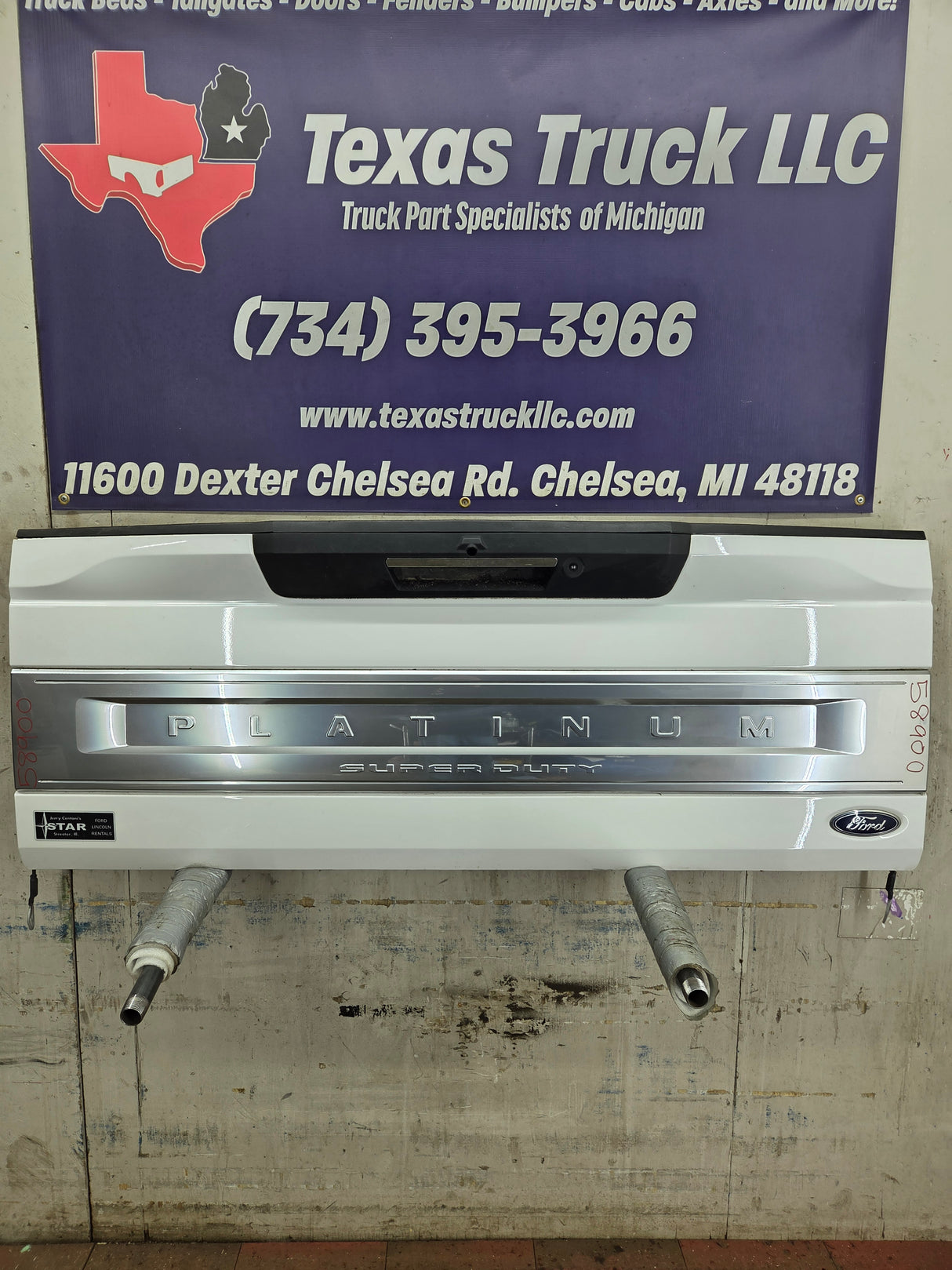 2017-2022 Ford Super Duty Platinum Pearl White Tailgate W/Step F250 F350 F450 F550