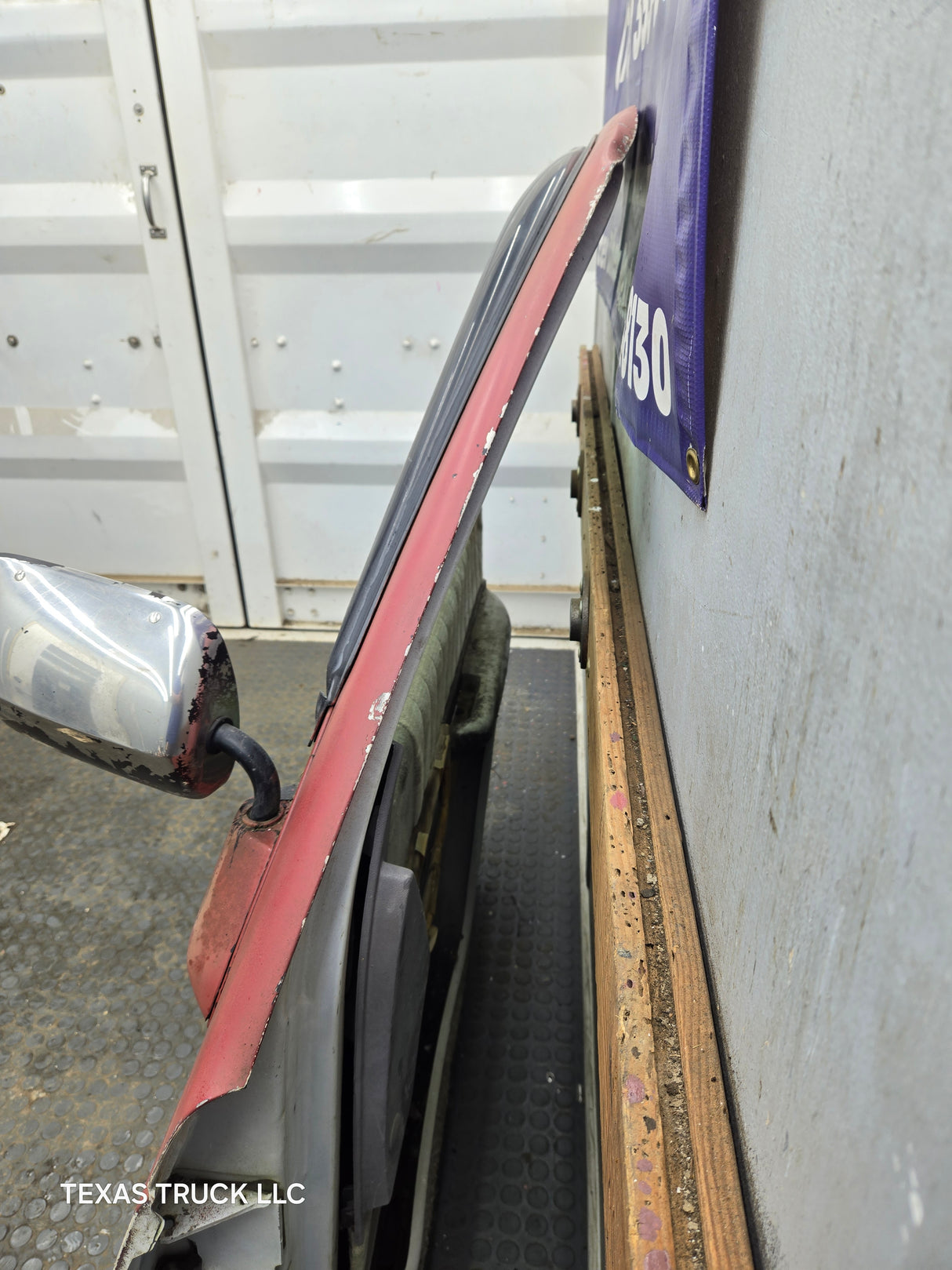 1988-2000 Chevrolet Silverado Suburban GMC Sierra RH Front Passenger Door