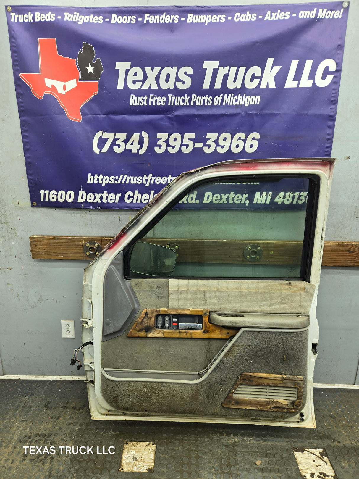 1988-2000 Chevrolet Silverado Suburban GMC Sierra RH Front Passenger Door