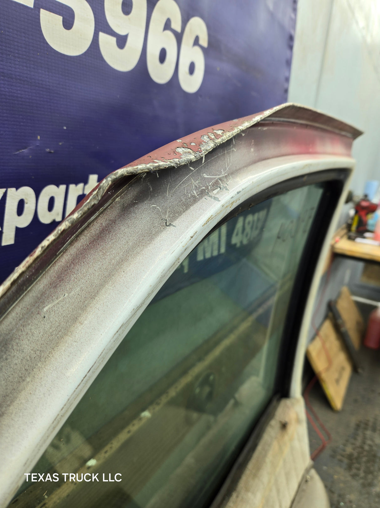1988-2000 Chevrolet Silverado Suburban GMC Sierra RH Front Passenger Door