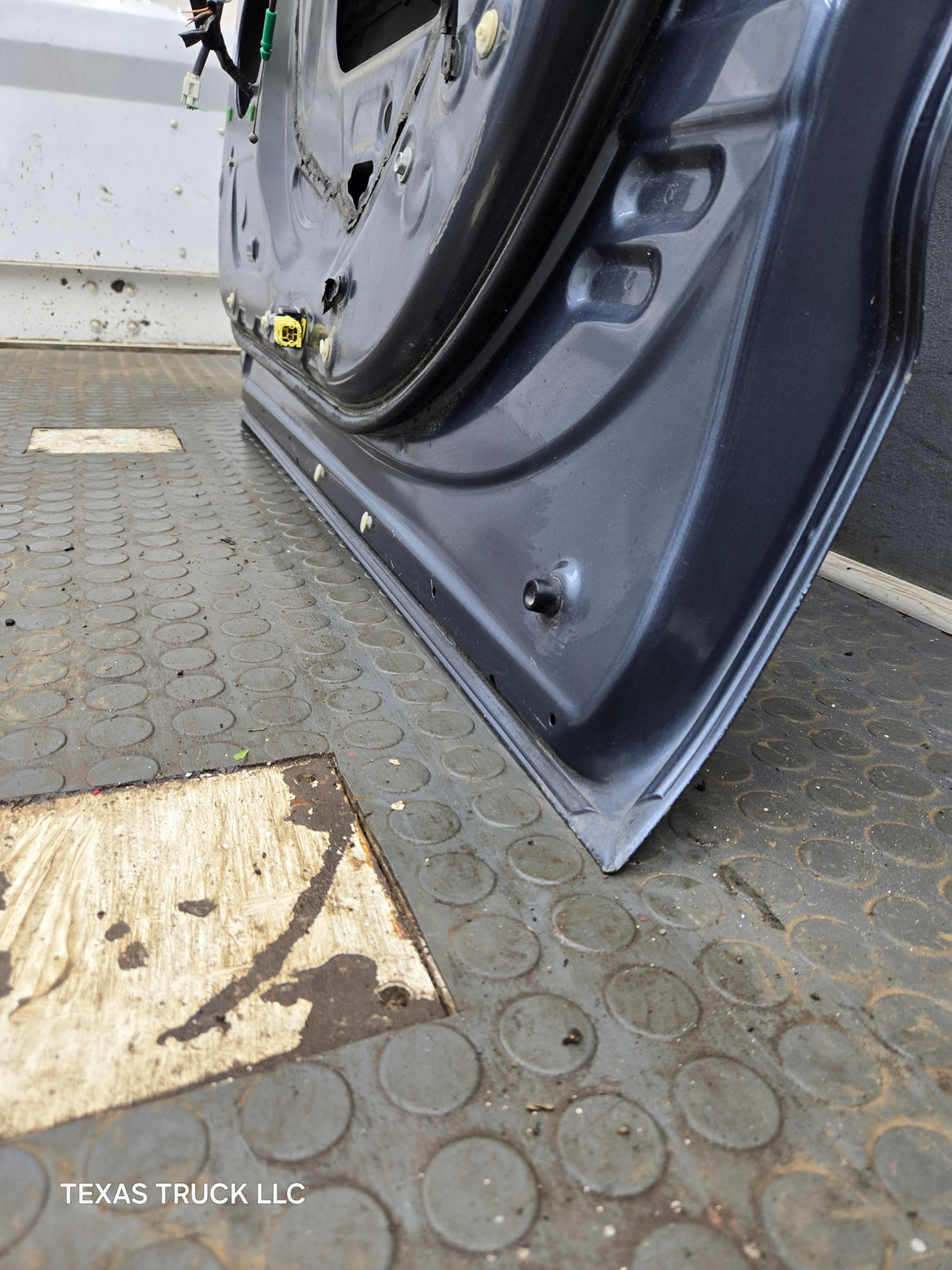 2007-2021 Toyota Tundra Passenger Side RH Front Door