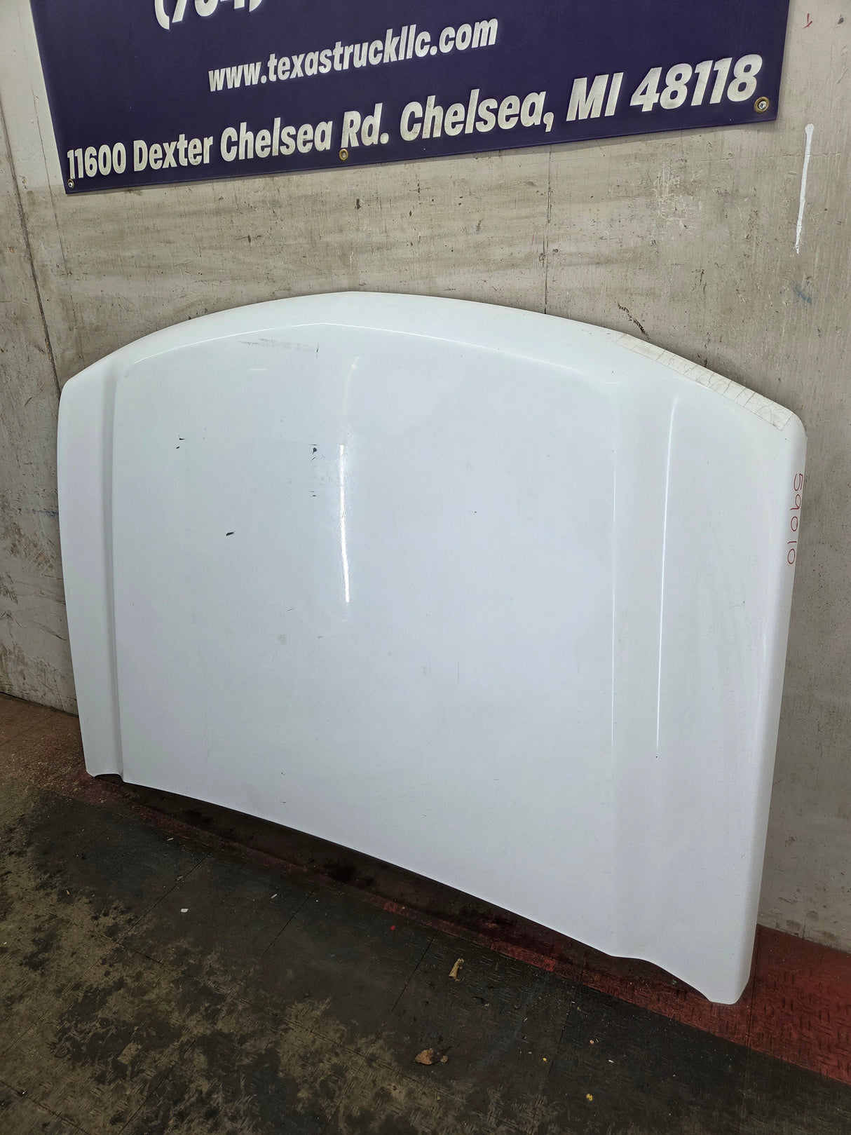 2003-2006 Chevrolet Silverado 2500 3500 Cateye HD Hood OEM