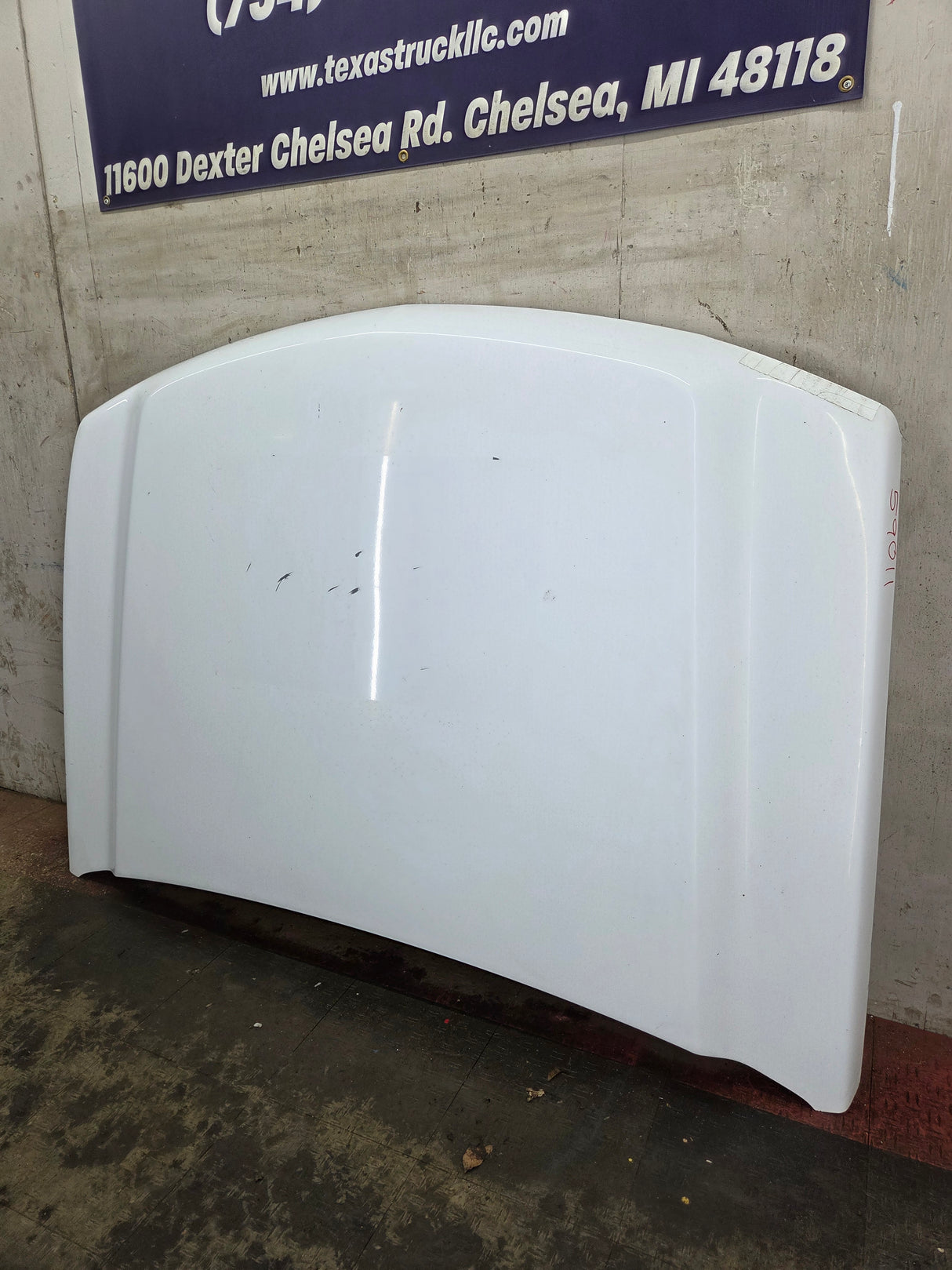2003-2006 Chevrolet Silverado 2500 3500 Cateye HD Hood OEM